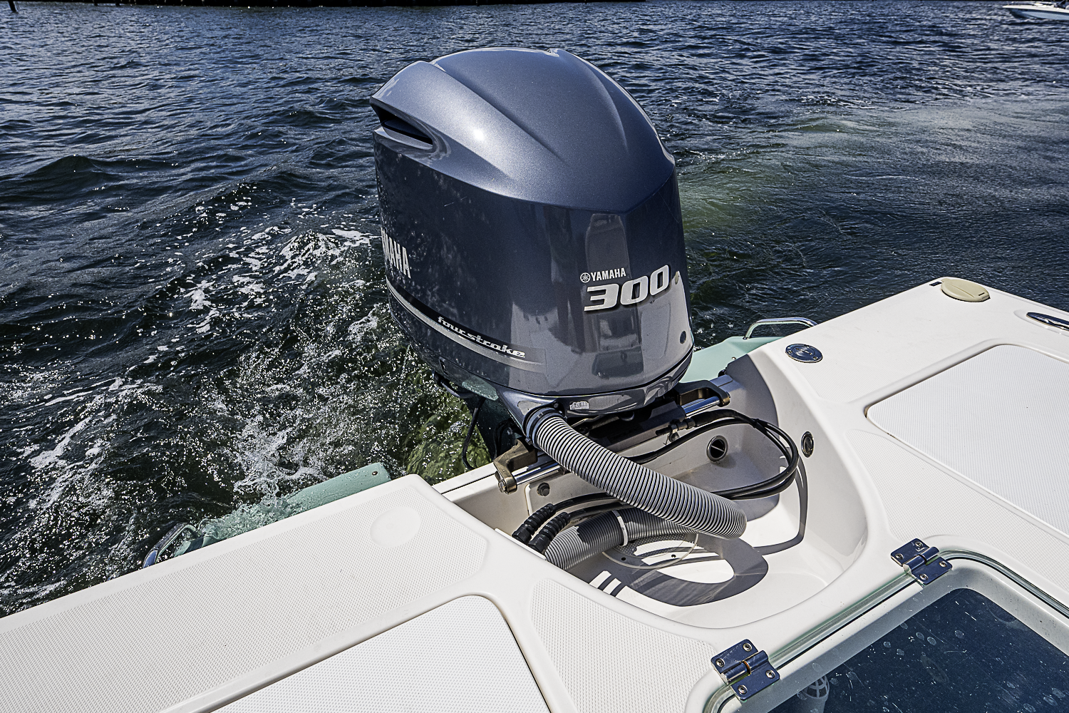 24 Everglades yacht photo 51