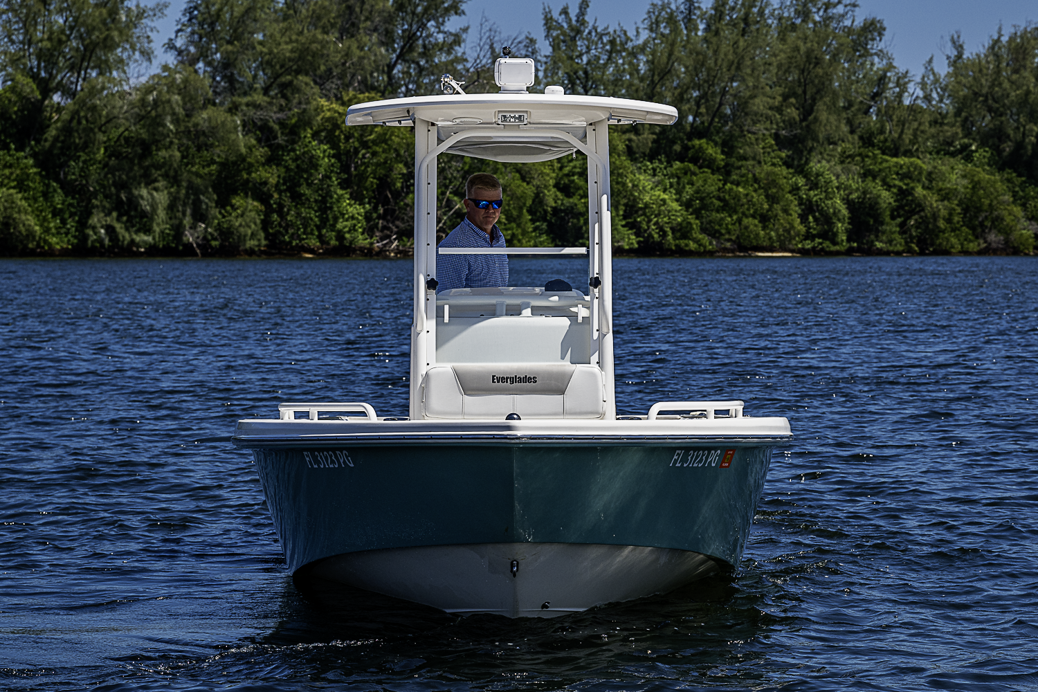 24 Everglades yacht photo 6