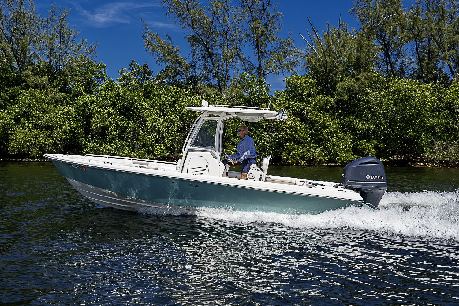 24 Everglades yacht photo 36