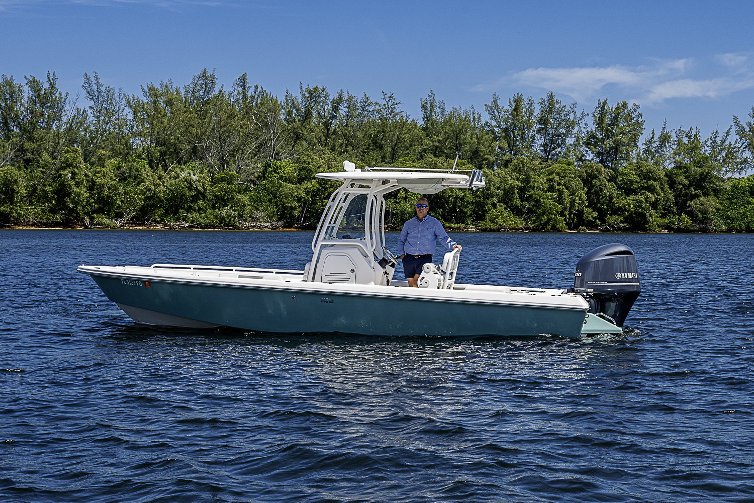 24 Everglades yacht photo 2