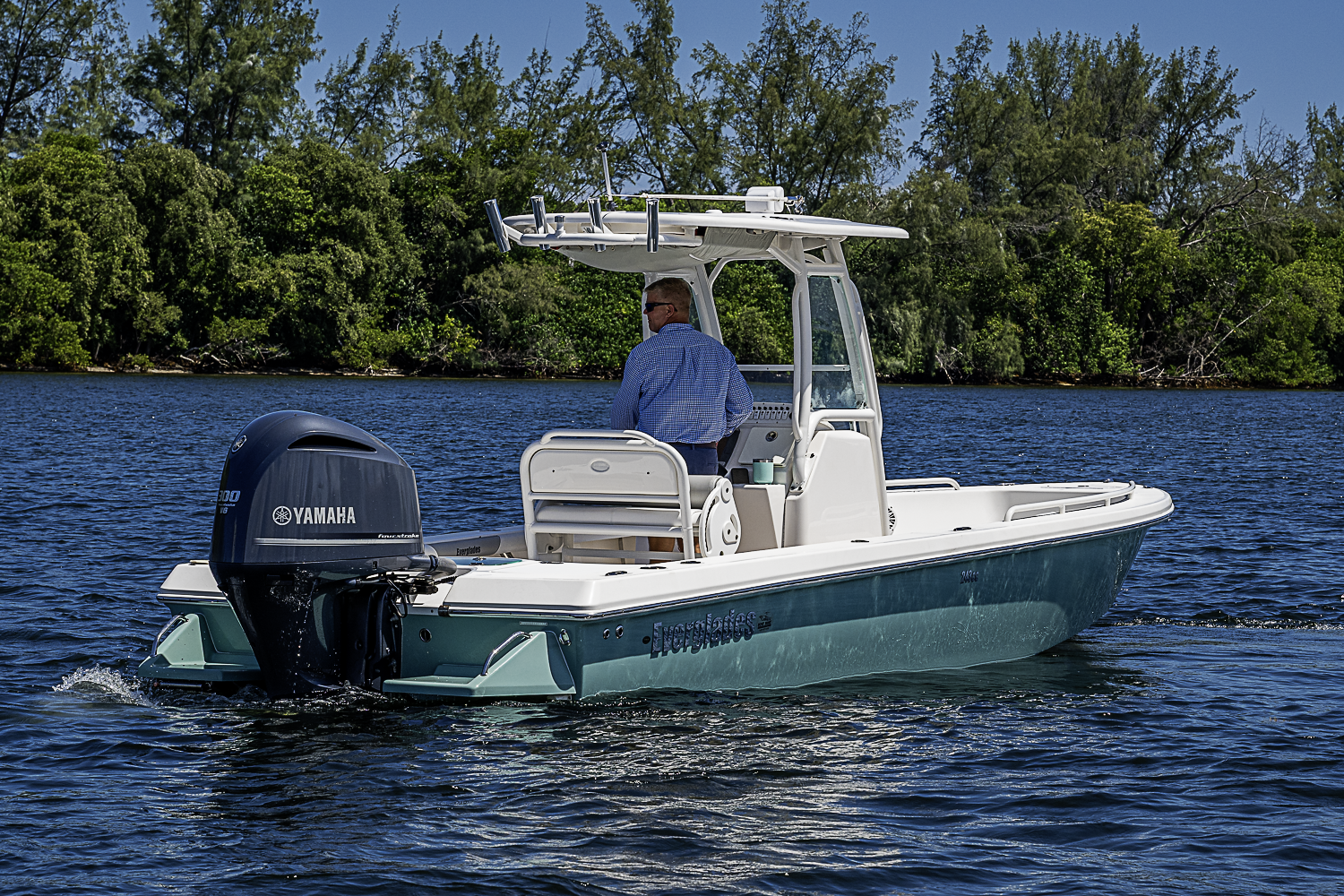 24 Everglades yacht photo 13