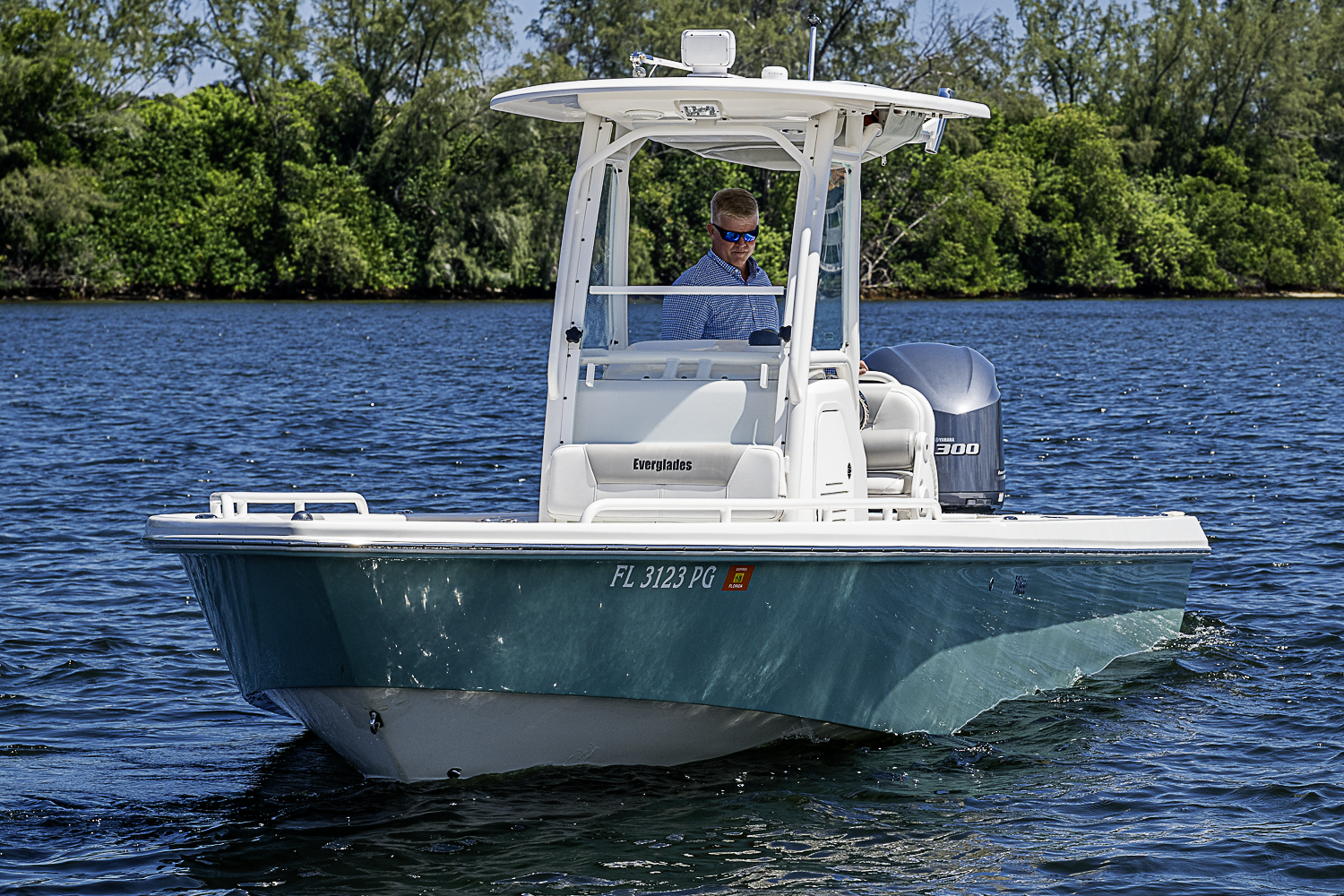 24 Everglades yacht photo 5