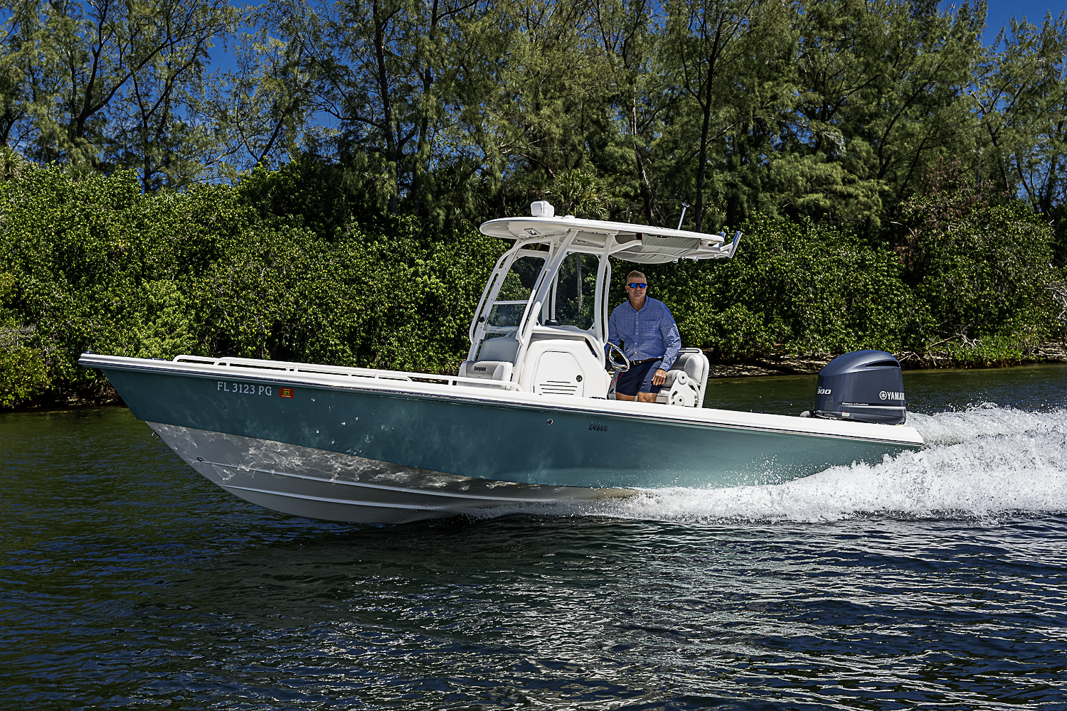 24 Everglades yacht photo 35