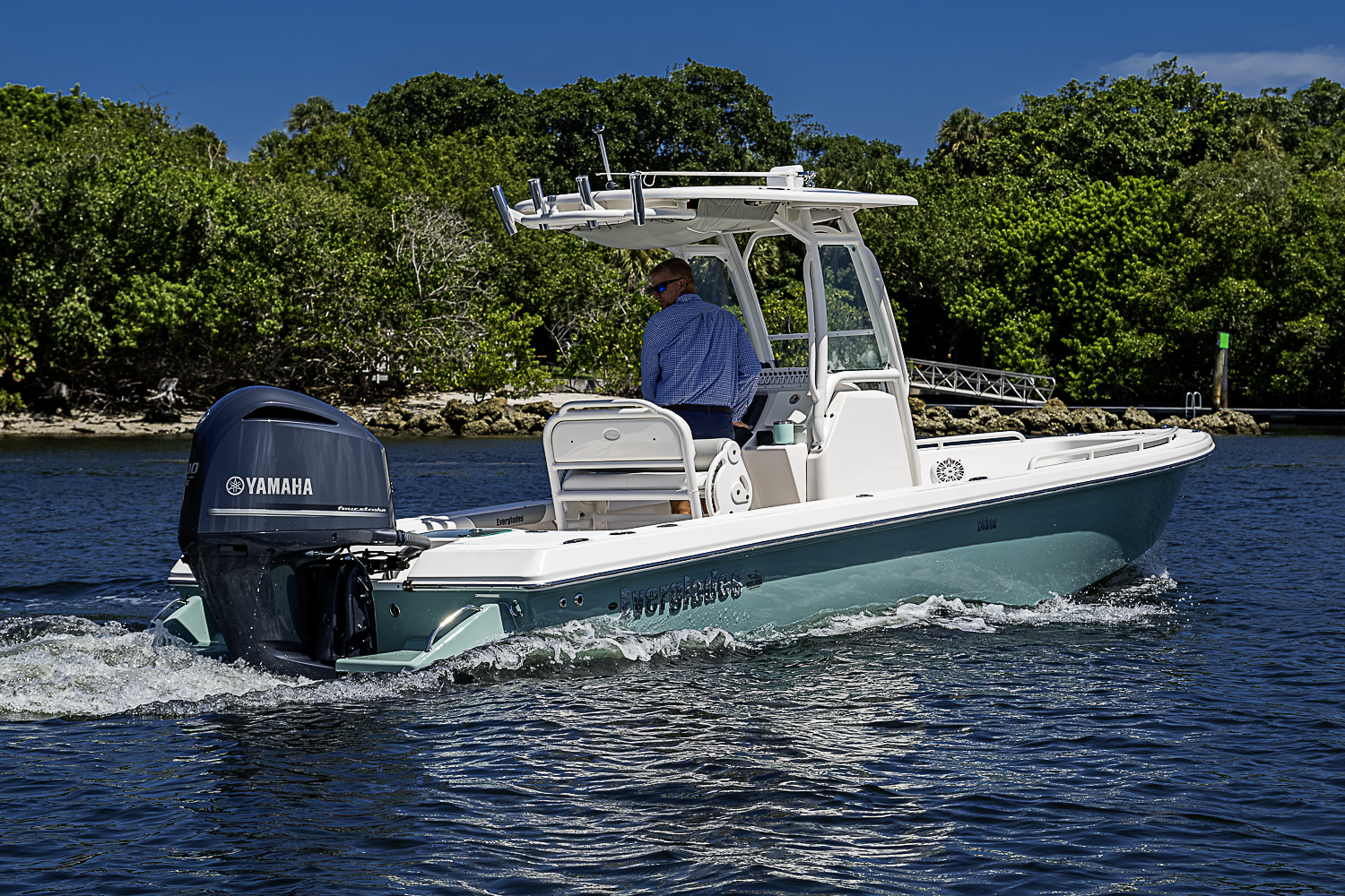 24 Everglades yacht photo 29