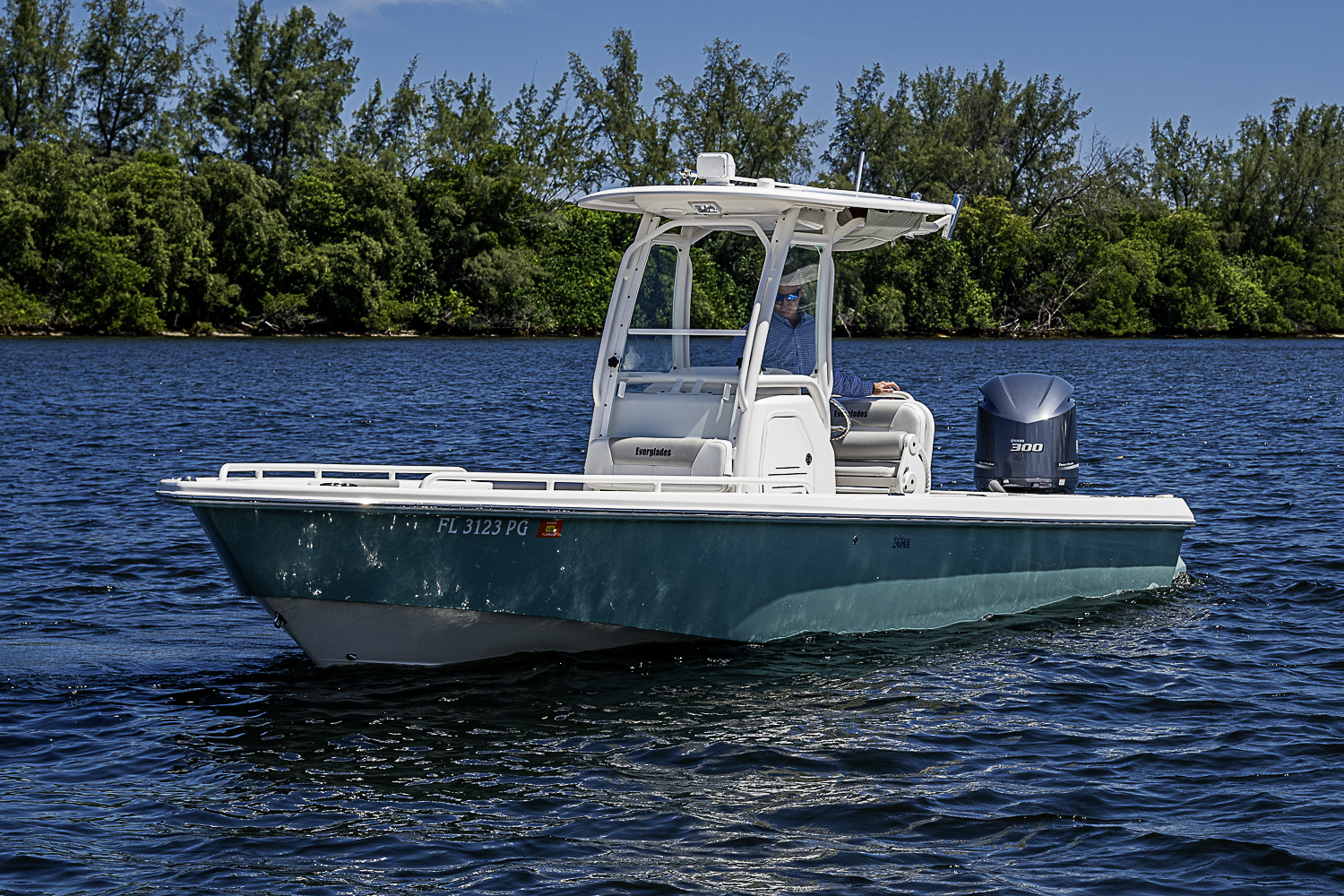 24 Everglades yacht photo 4
