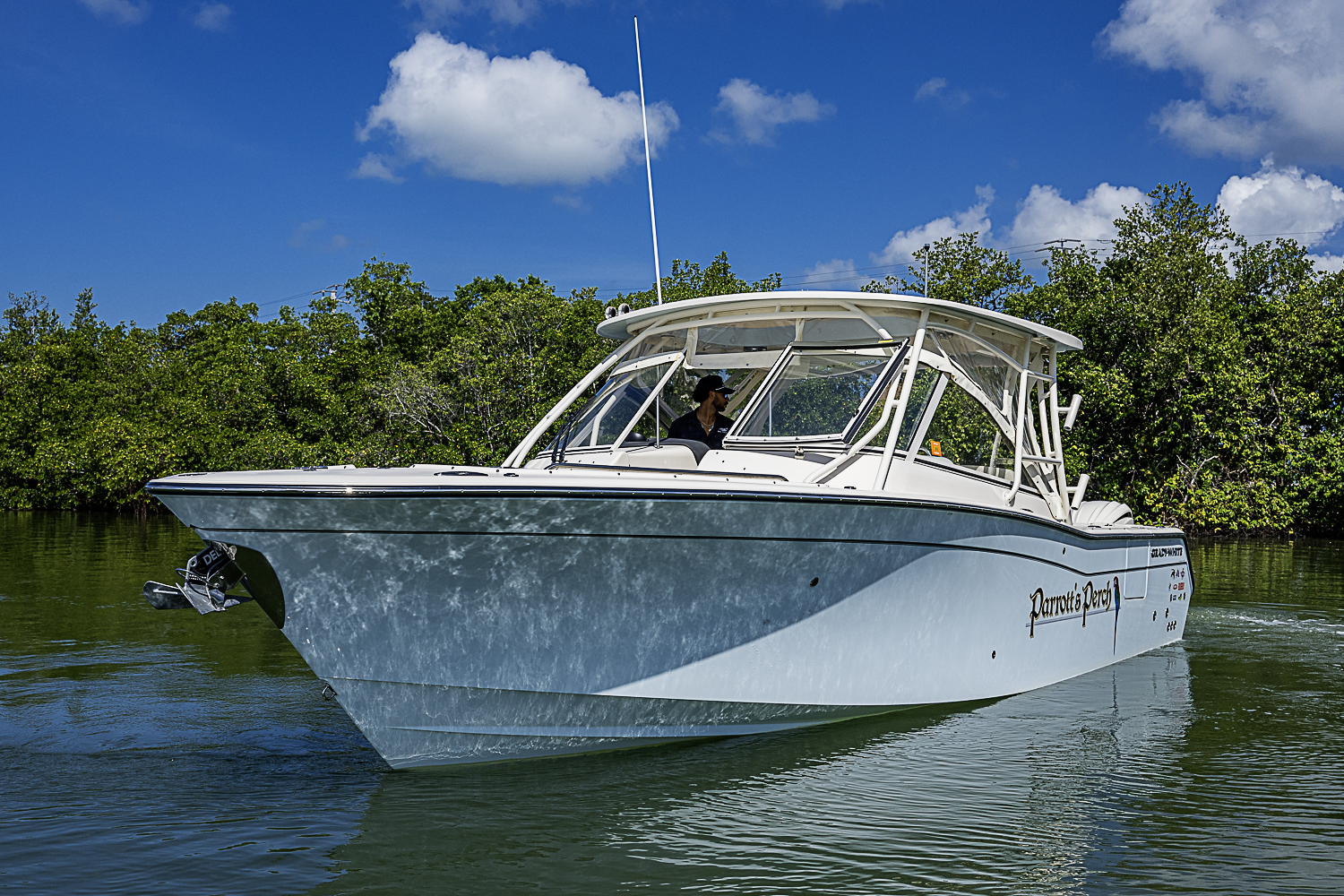 Parrotts Perch yacht photo 7