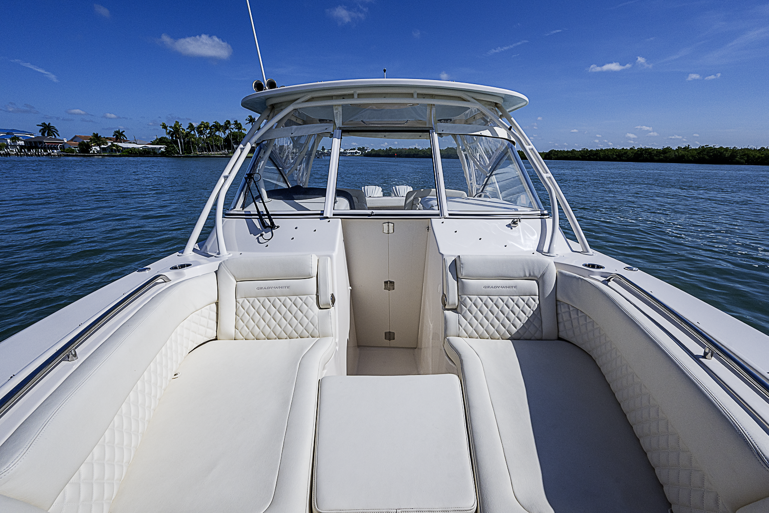 Parrotts Perch yacht photo 31