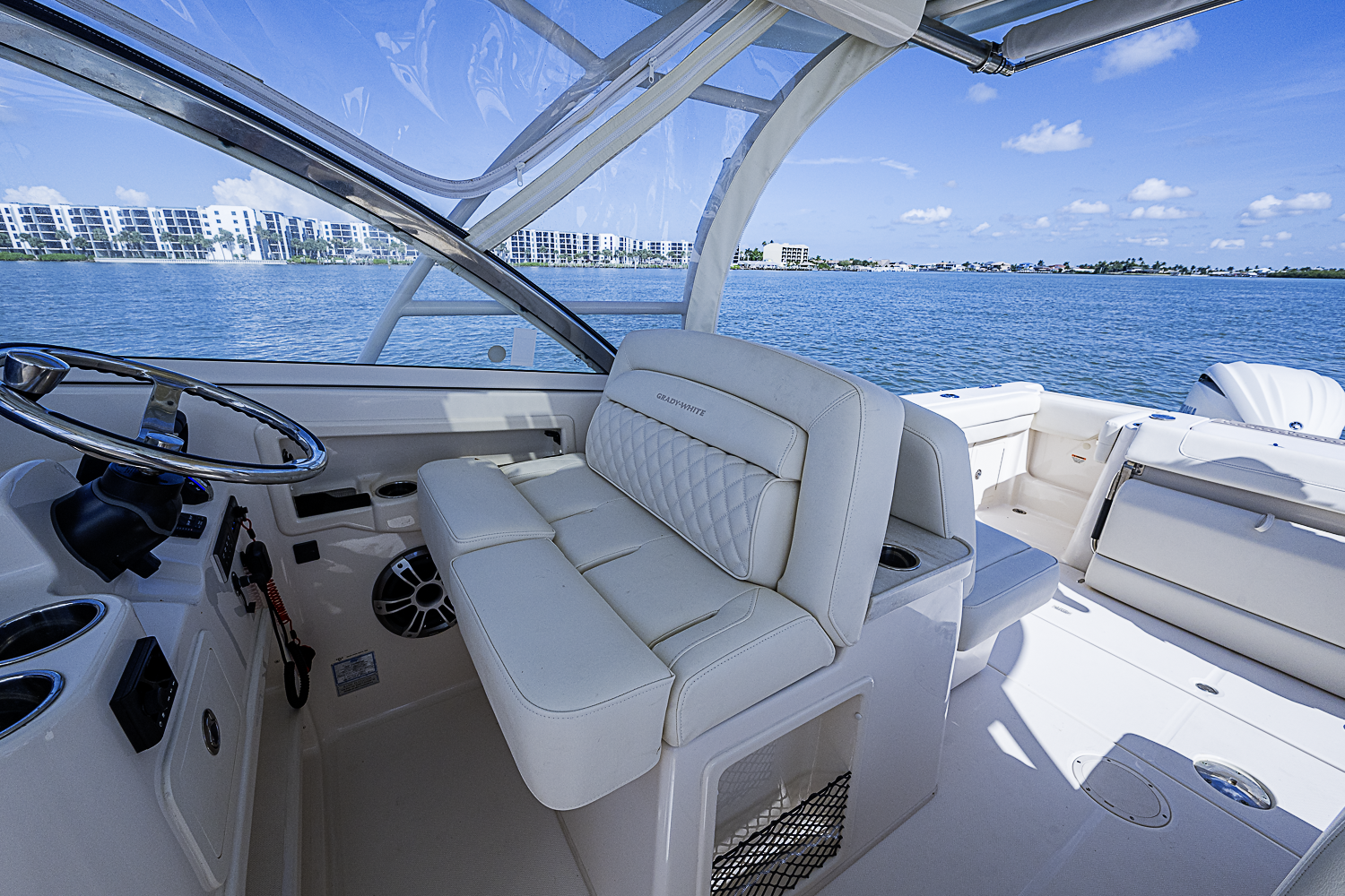 Parrotts Perch yacht photo 48