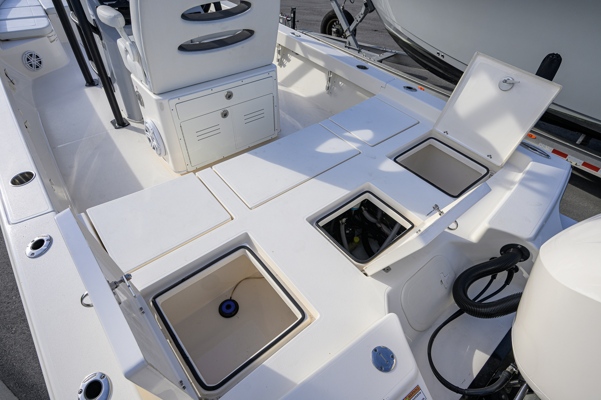 2600-044 yacht photo 44