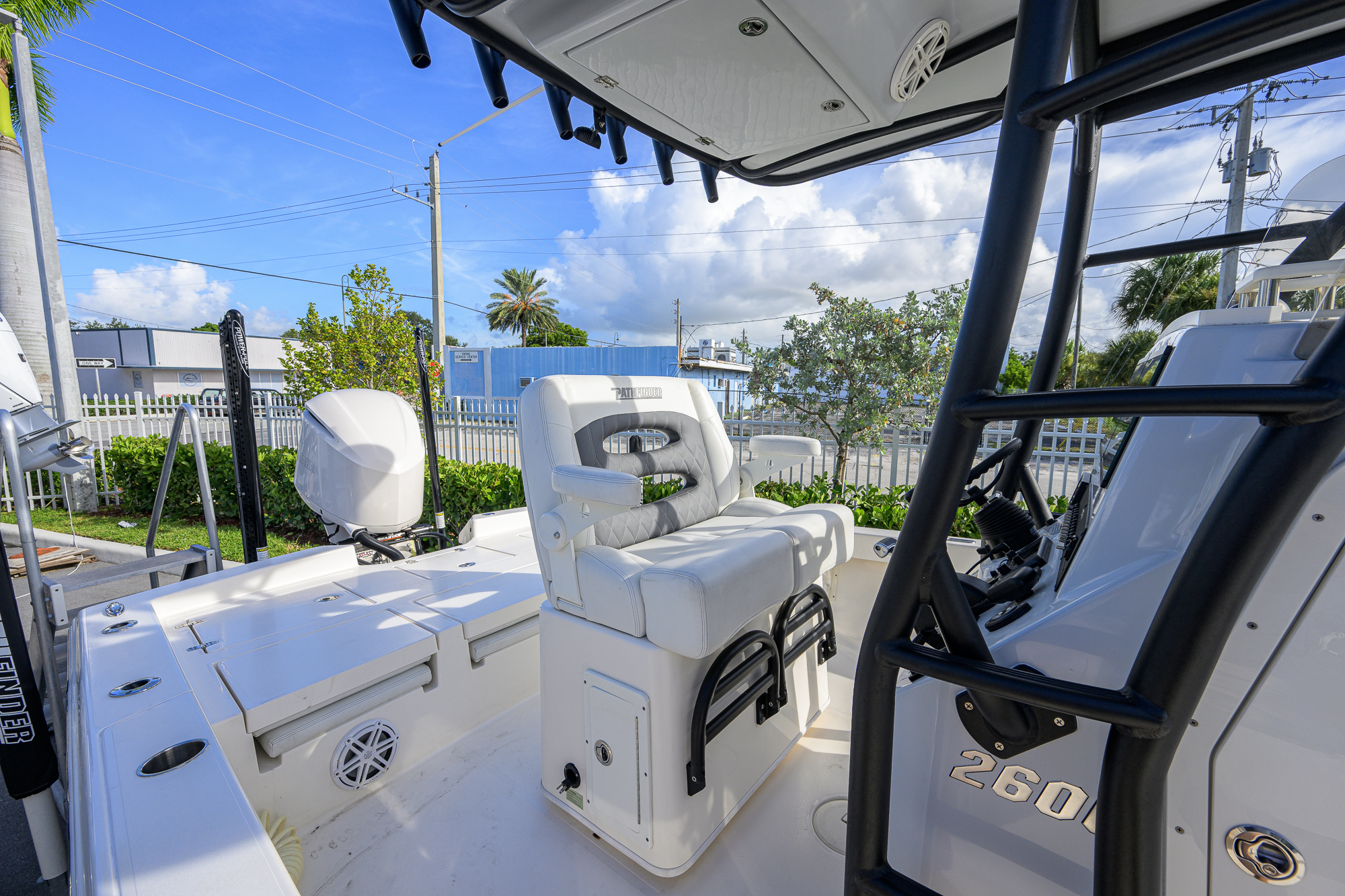 2600-044 yacht photo 56