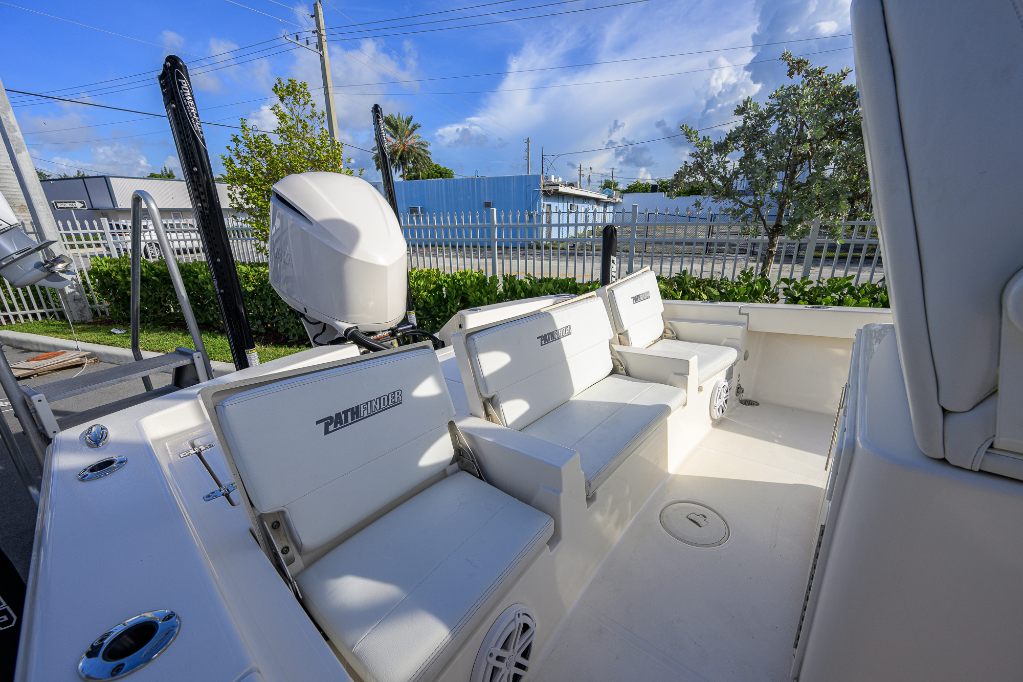 2600-044 yacht photo 37