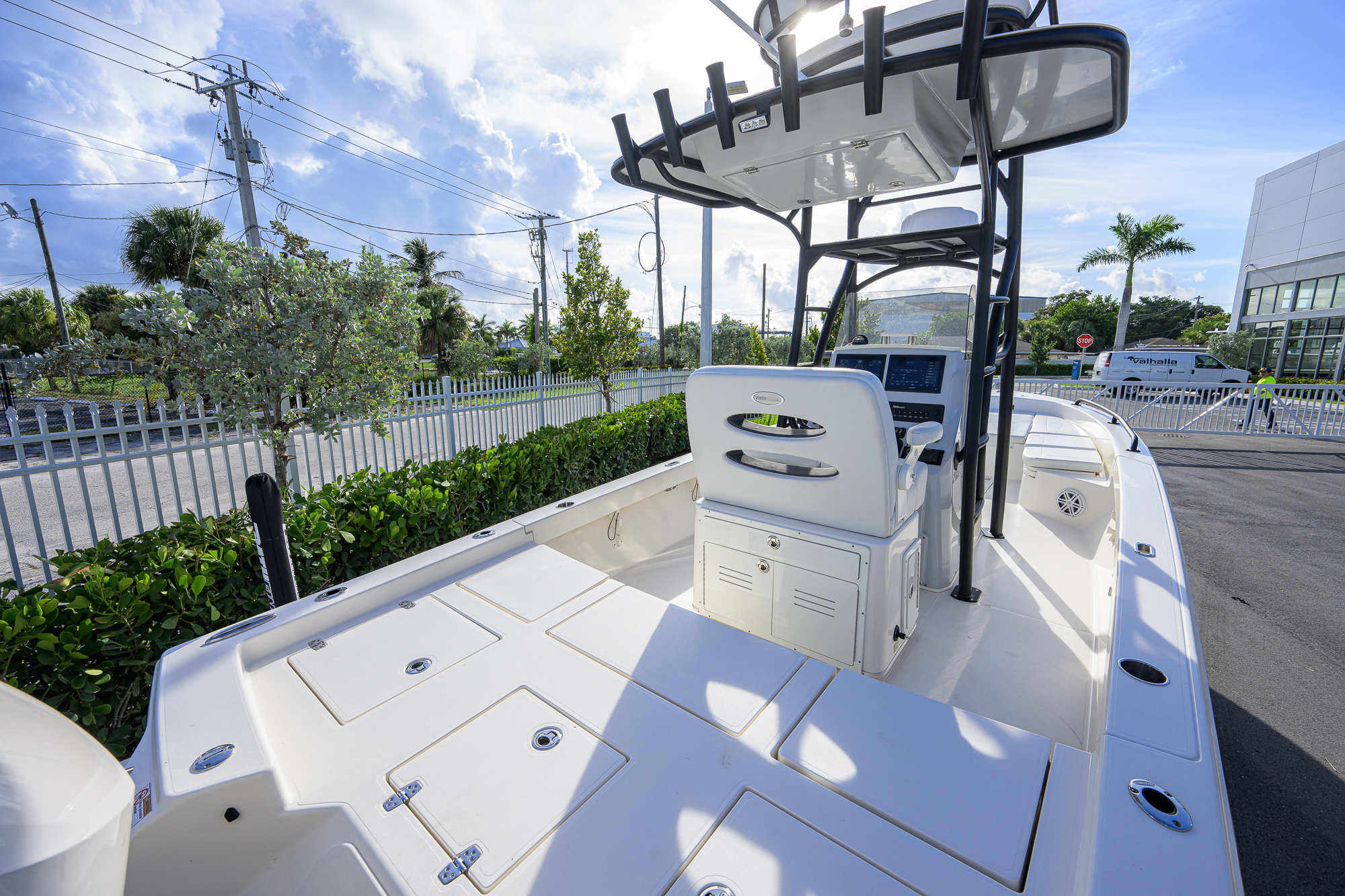 2600-044 yacht photo 31