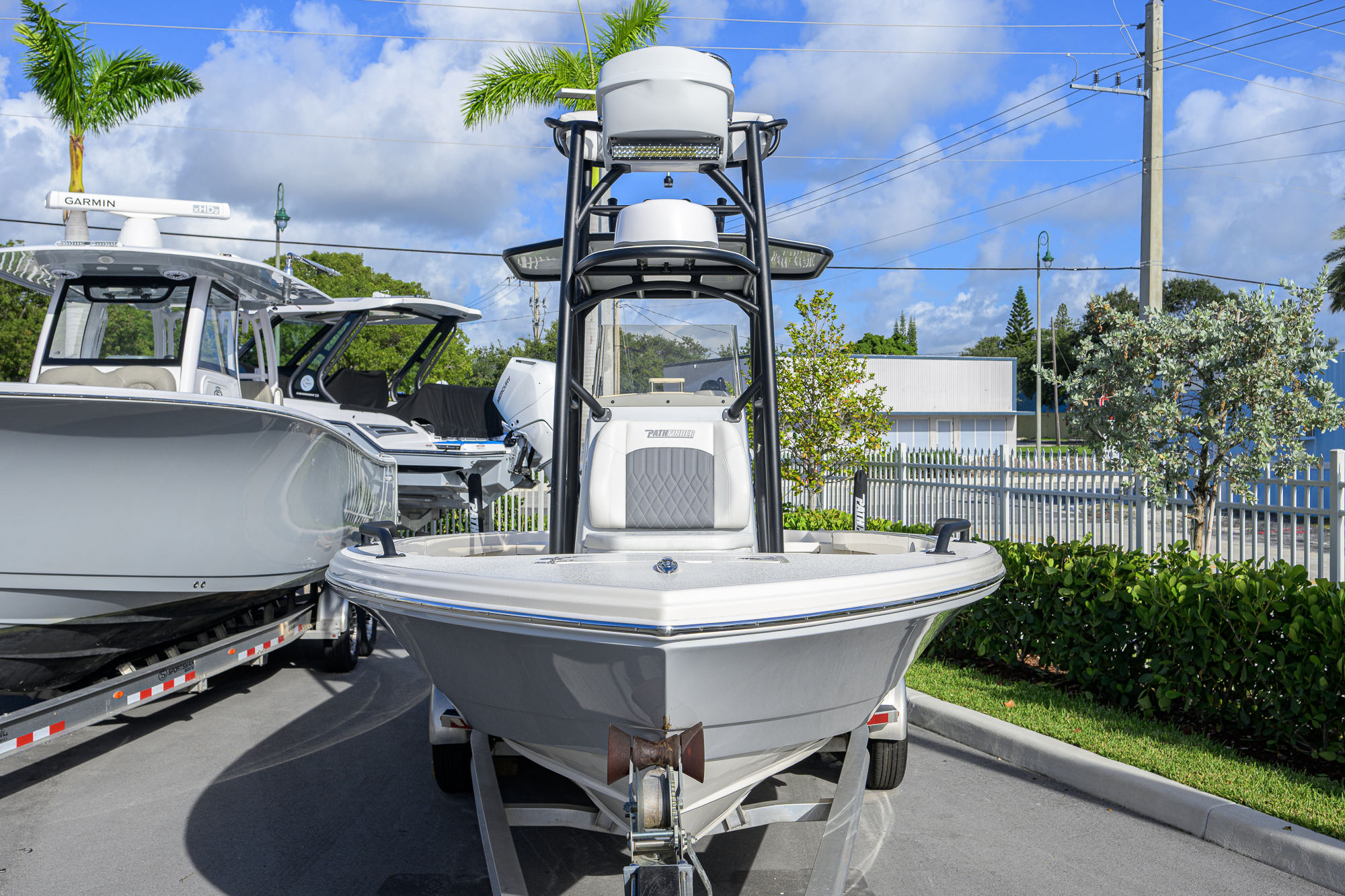 2600-044 yacht photo 3