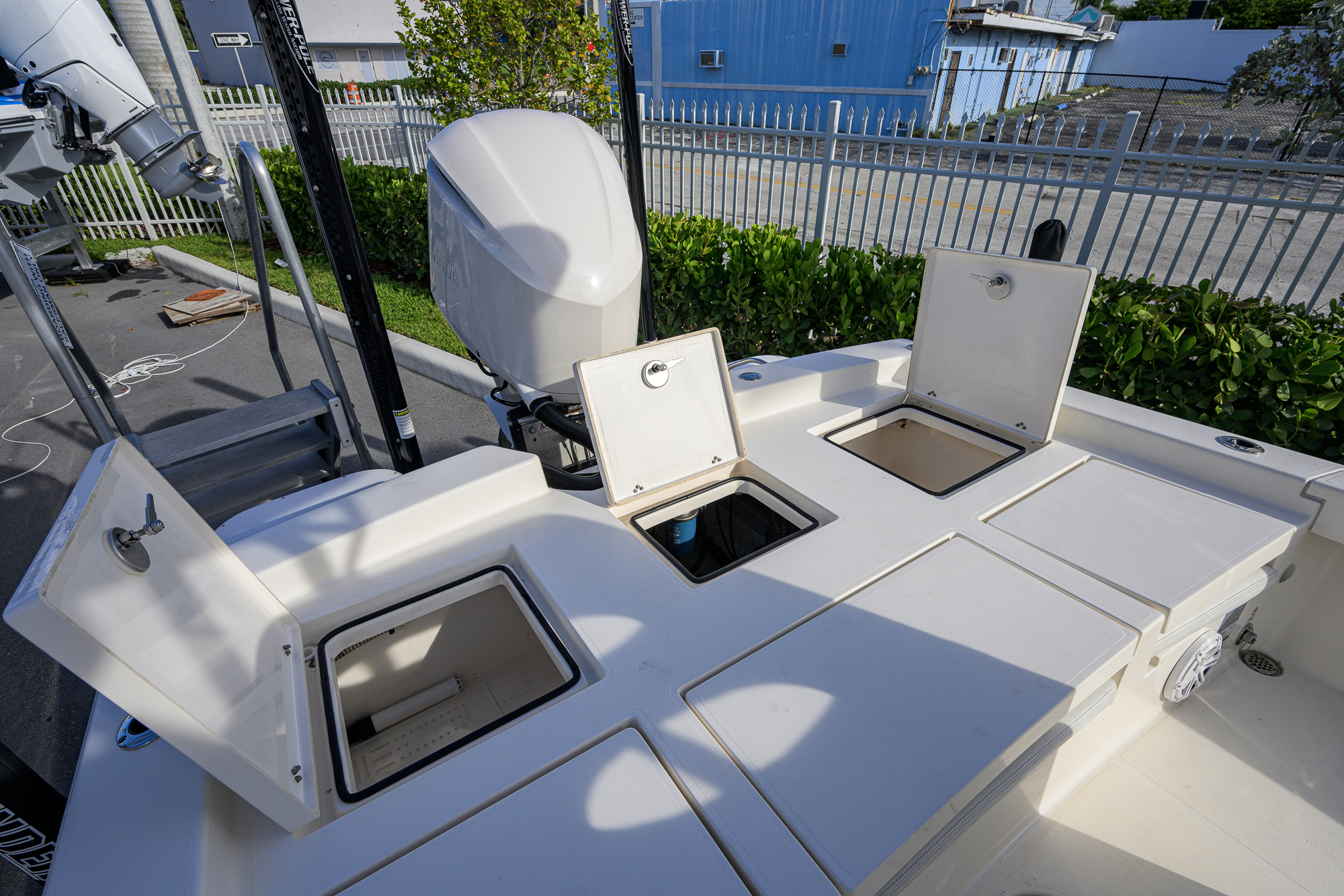 2600-044 yacht photo 40