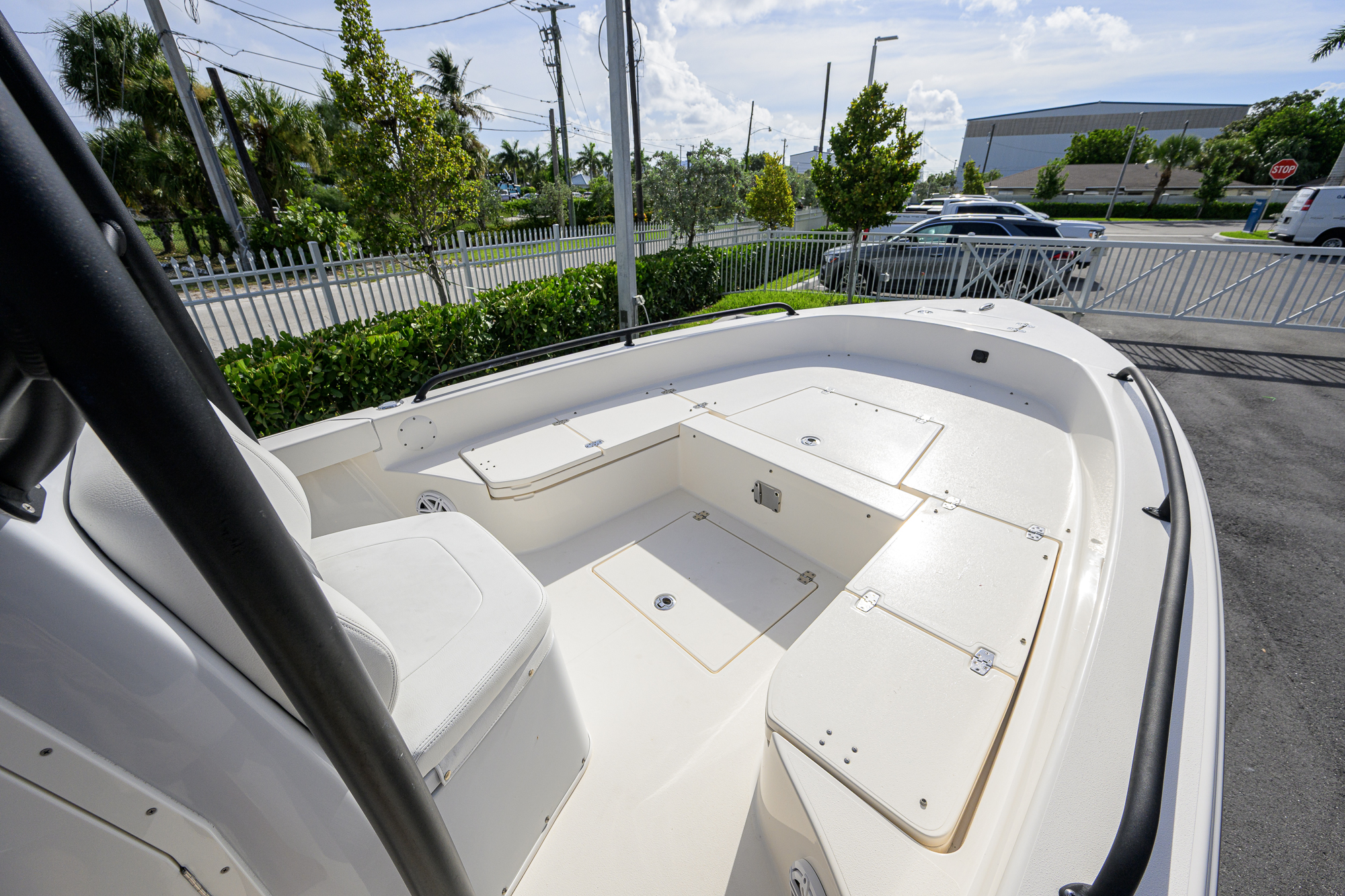 2600-044 yacht photo 27
