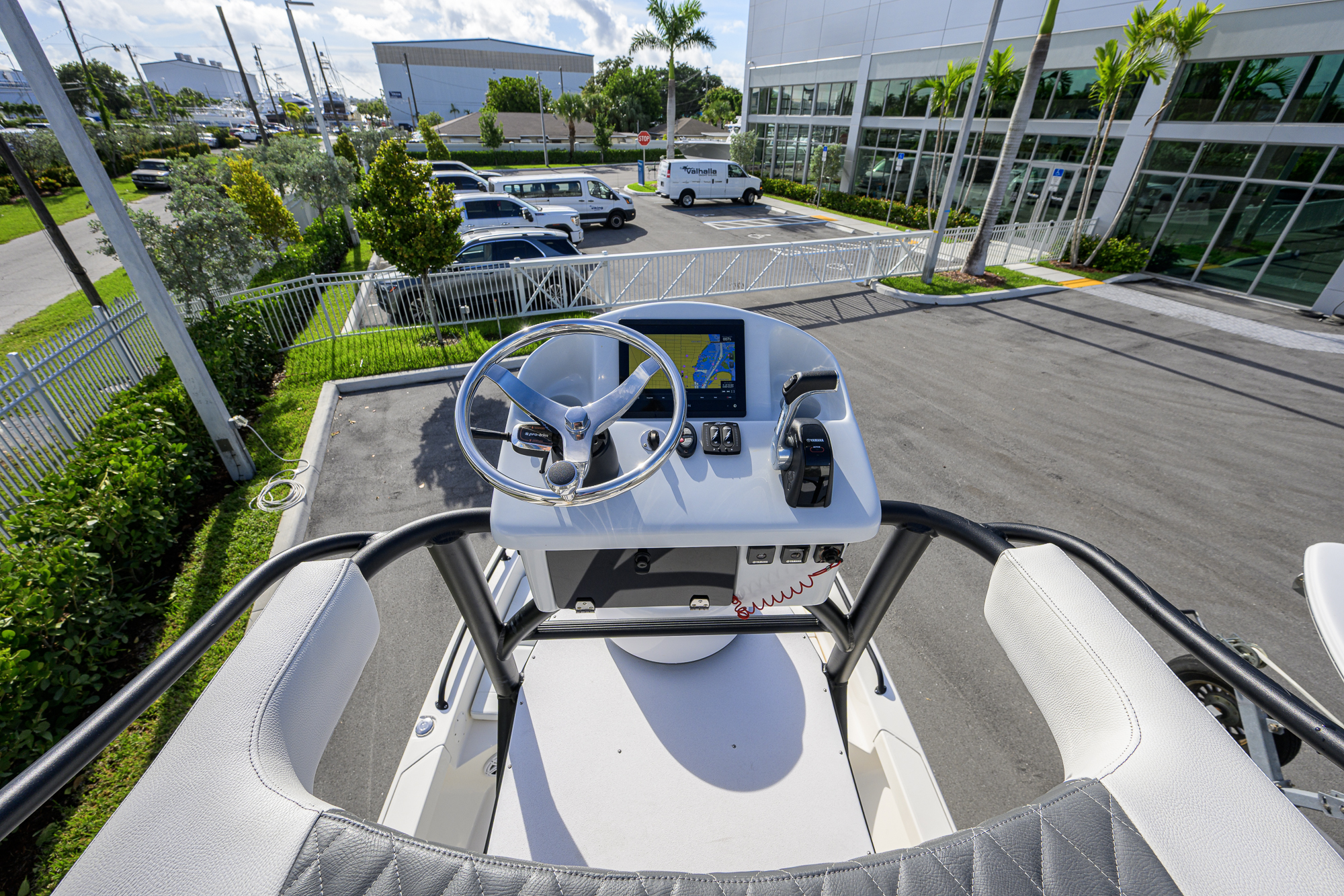 2600-044 yacht photo 16