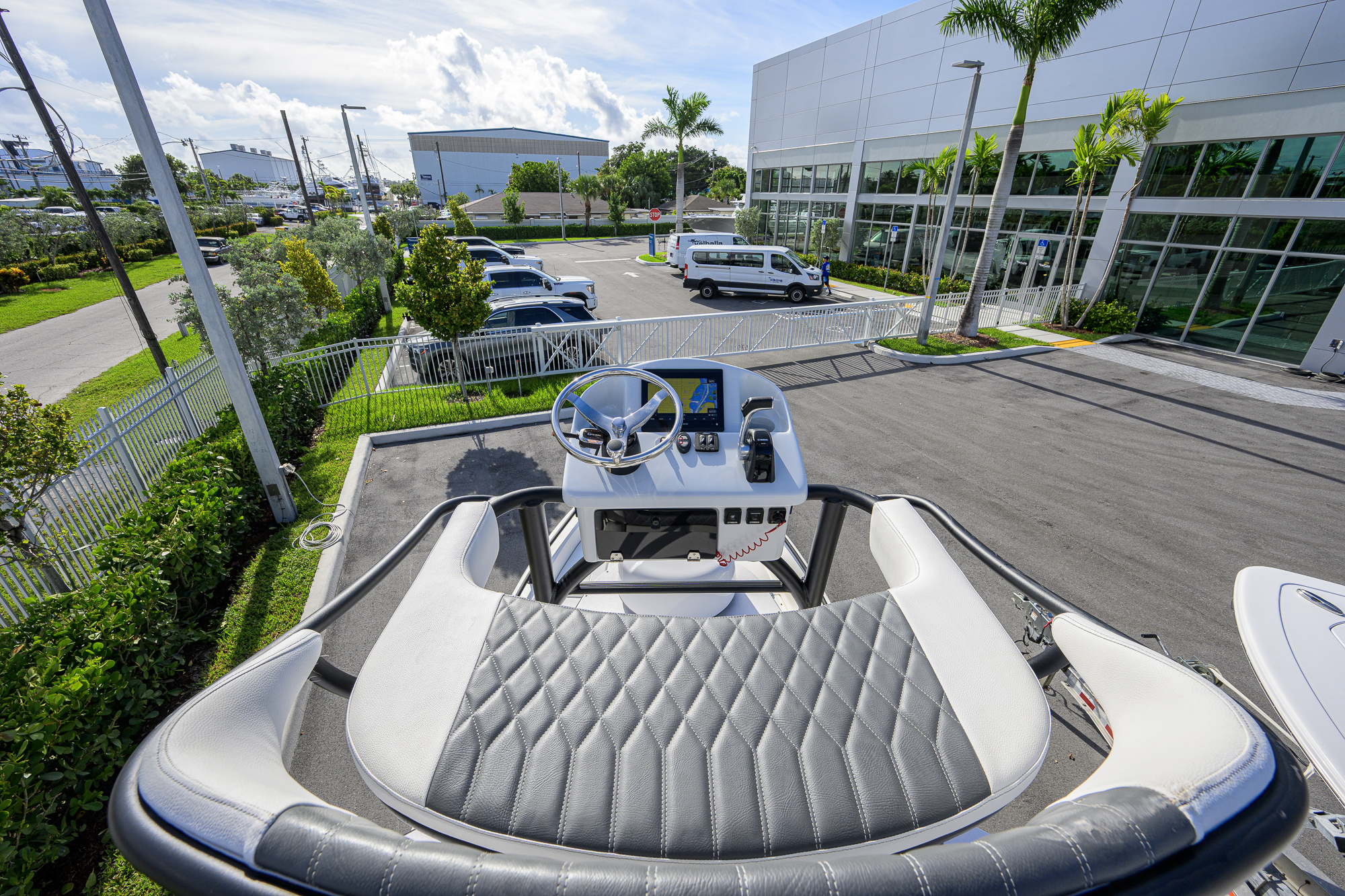 2600-044 yacht photo 14