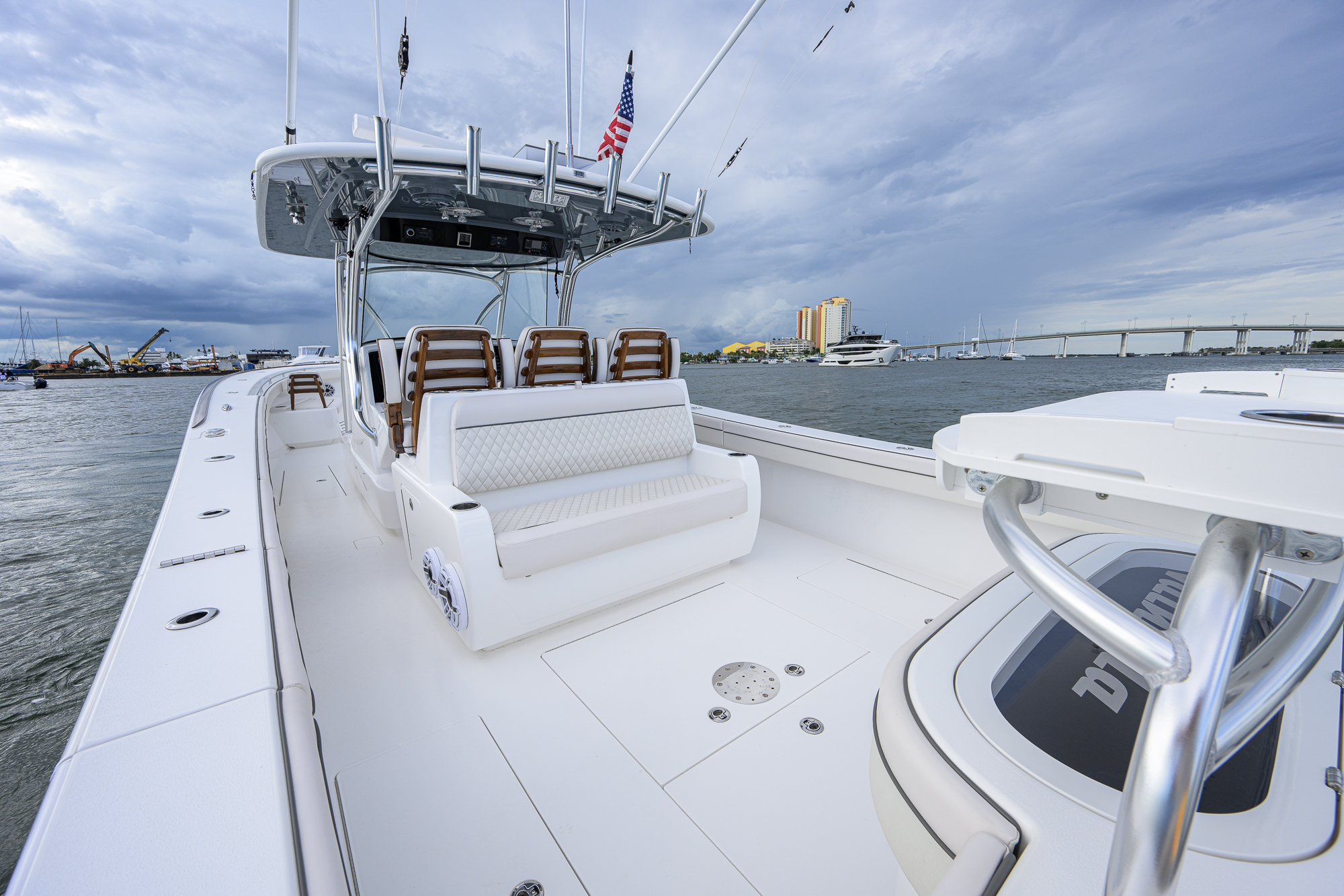 Overbooked yacht photo 54