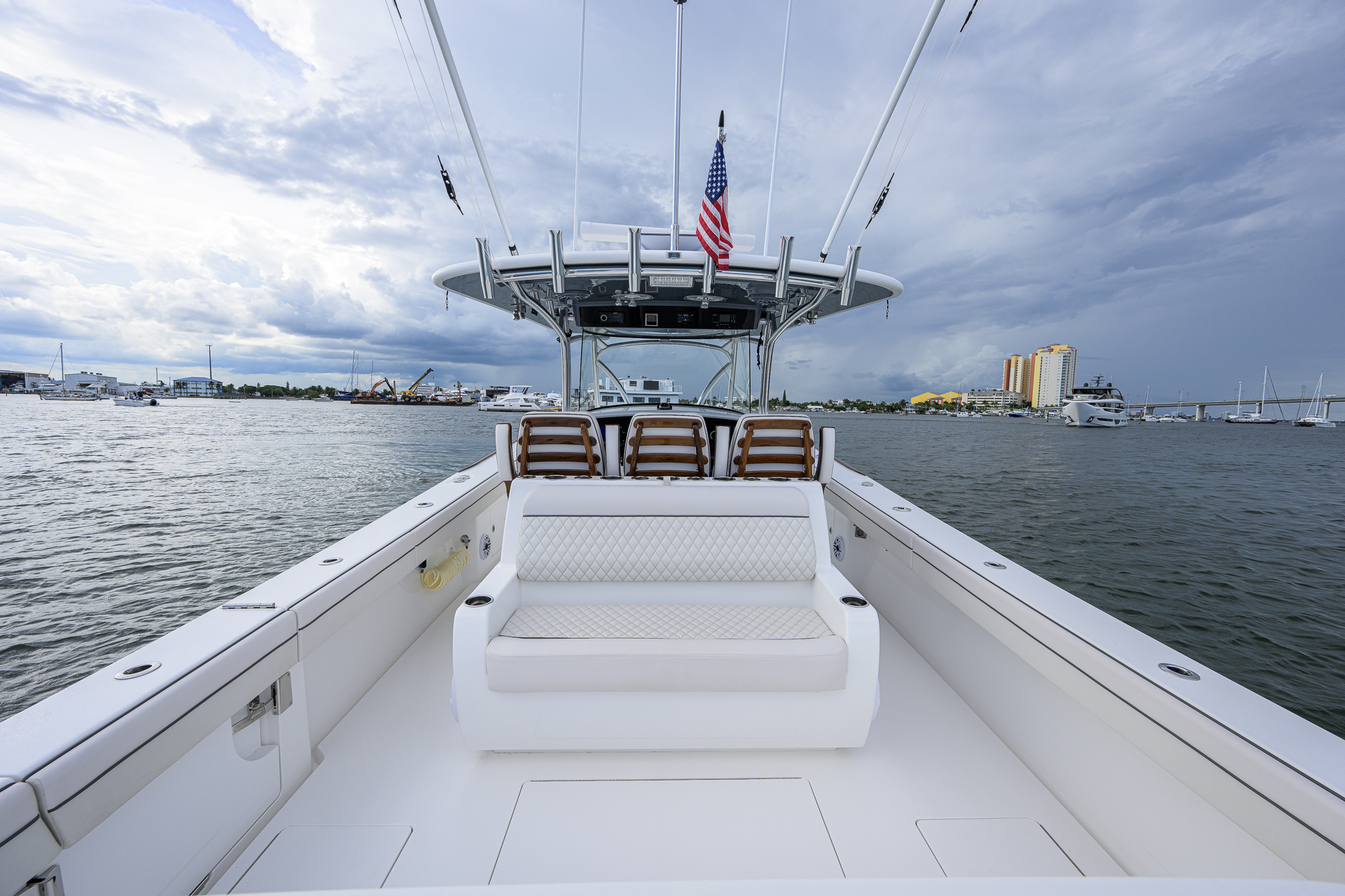 Overbooked yacht photo 56