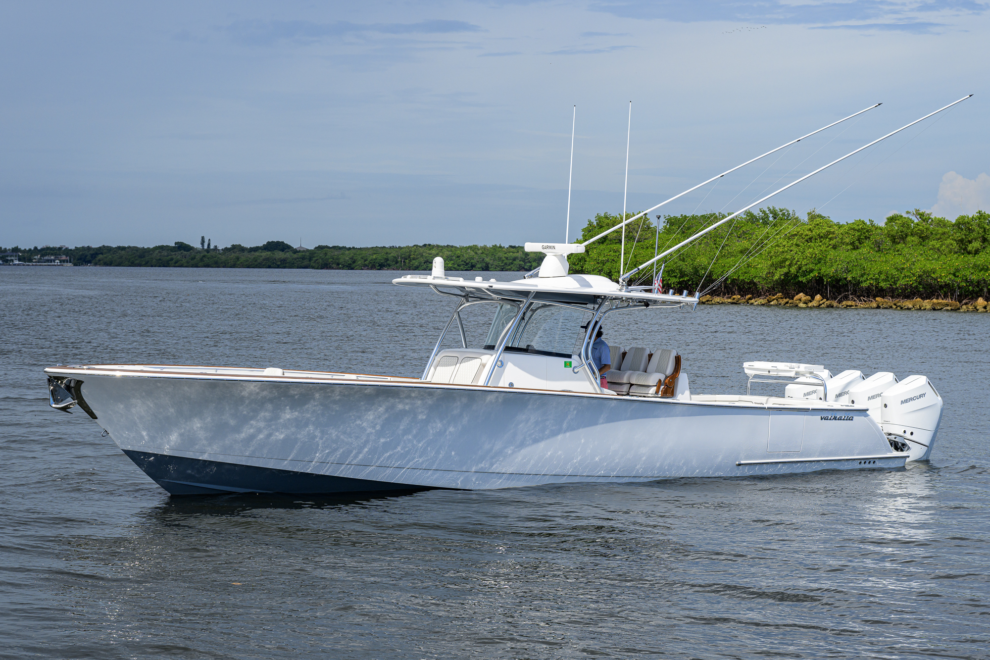 Overbooked yacht photo 7