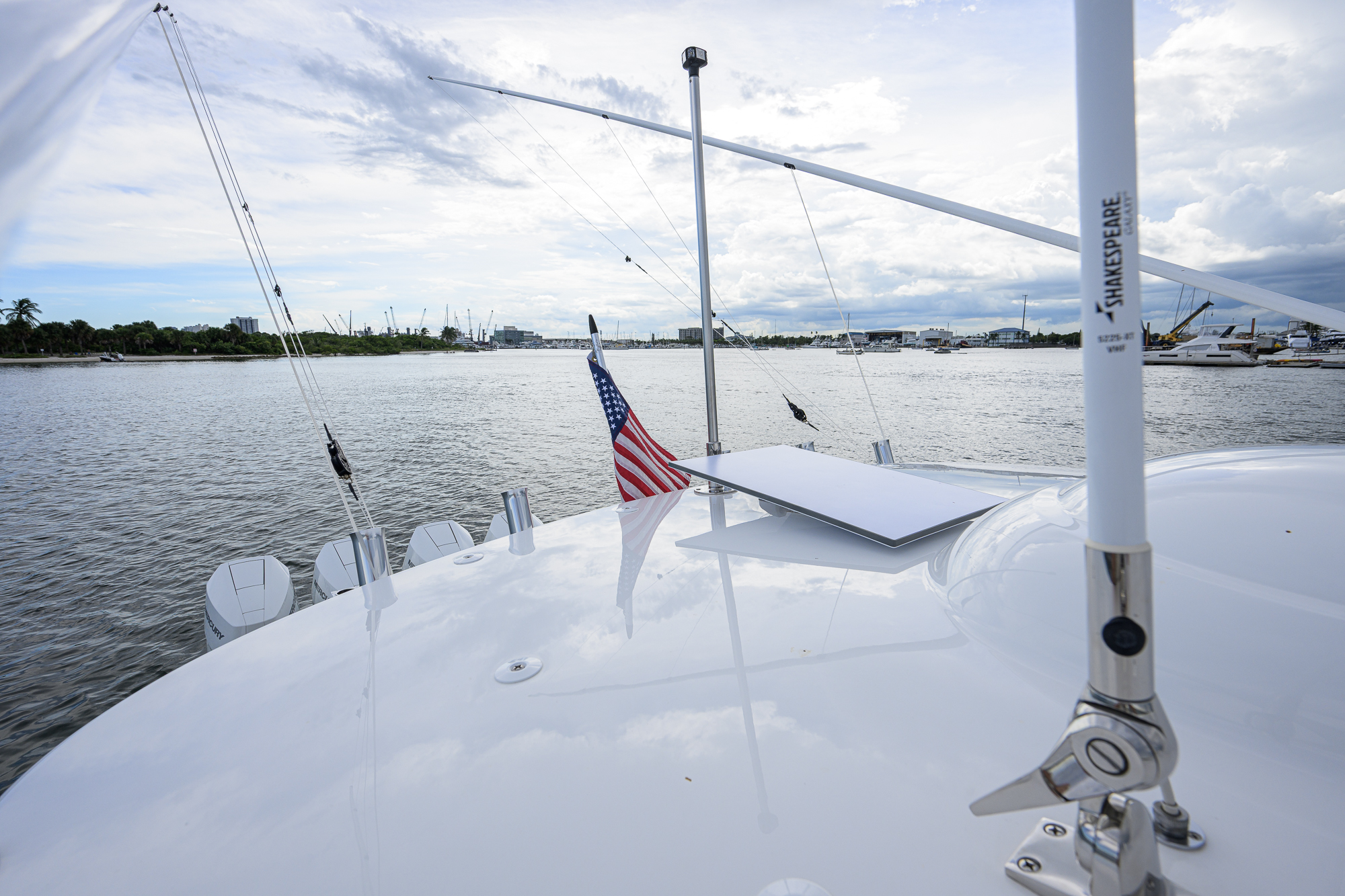Overbooked yacht photo 93