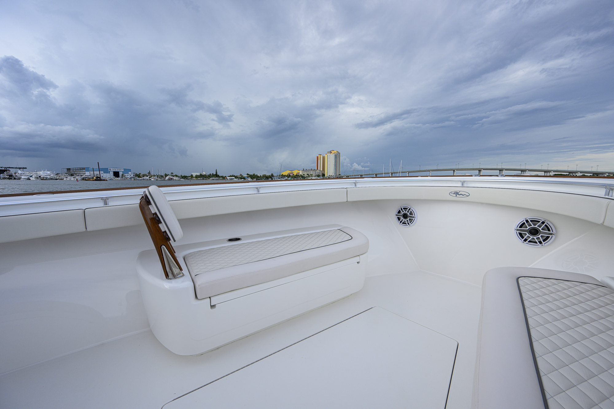 Overbooked yacht photo 41