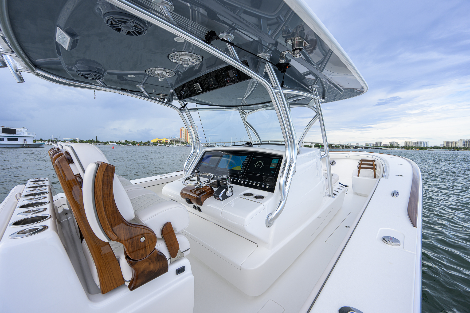 Overbooked yacht photo 79