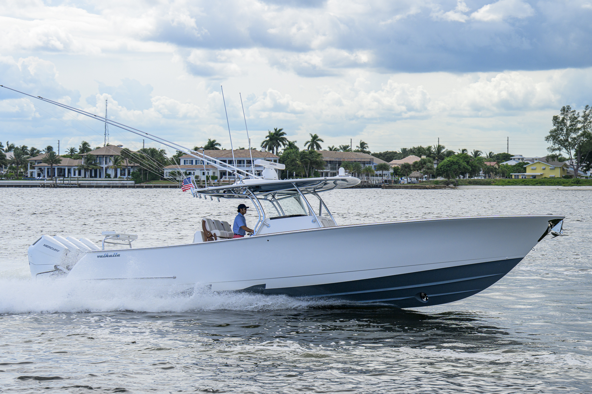 Overbooked yacht photo 16