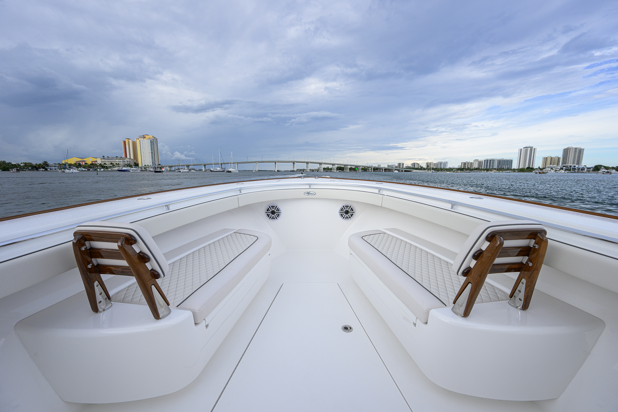 Overbooked yacht photo 39