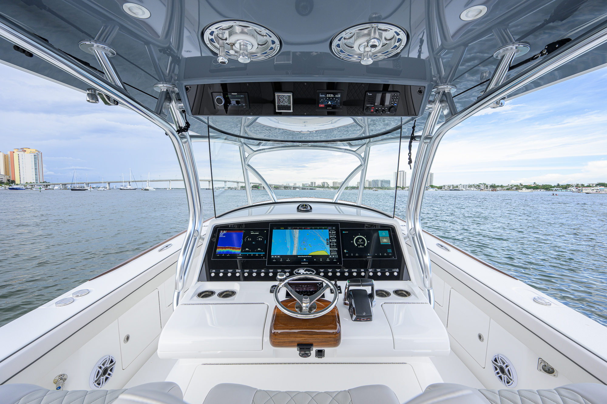 Overbooked yacht photo 76