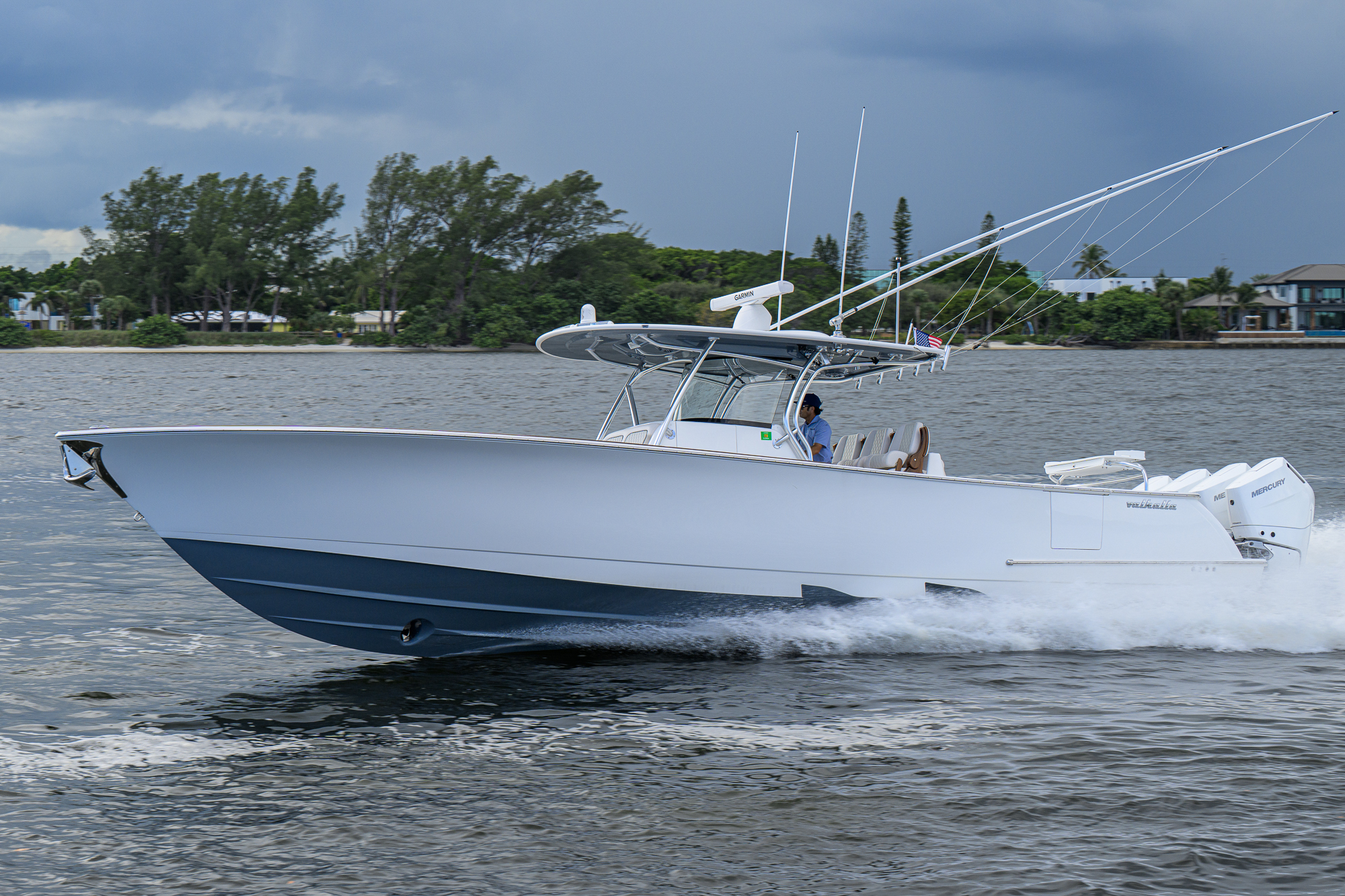 Overbooked yacht photo 25