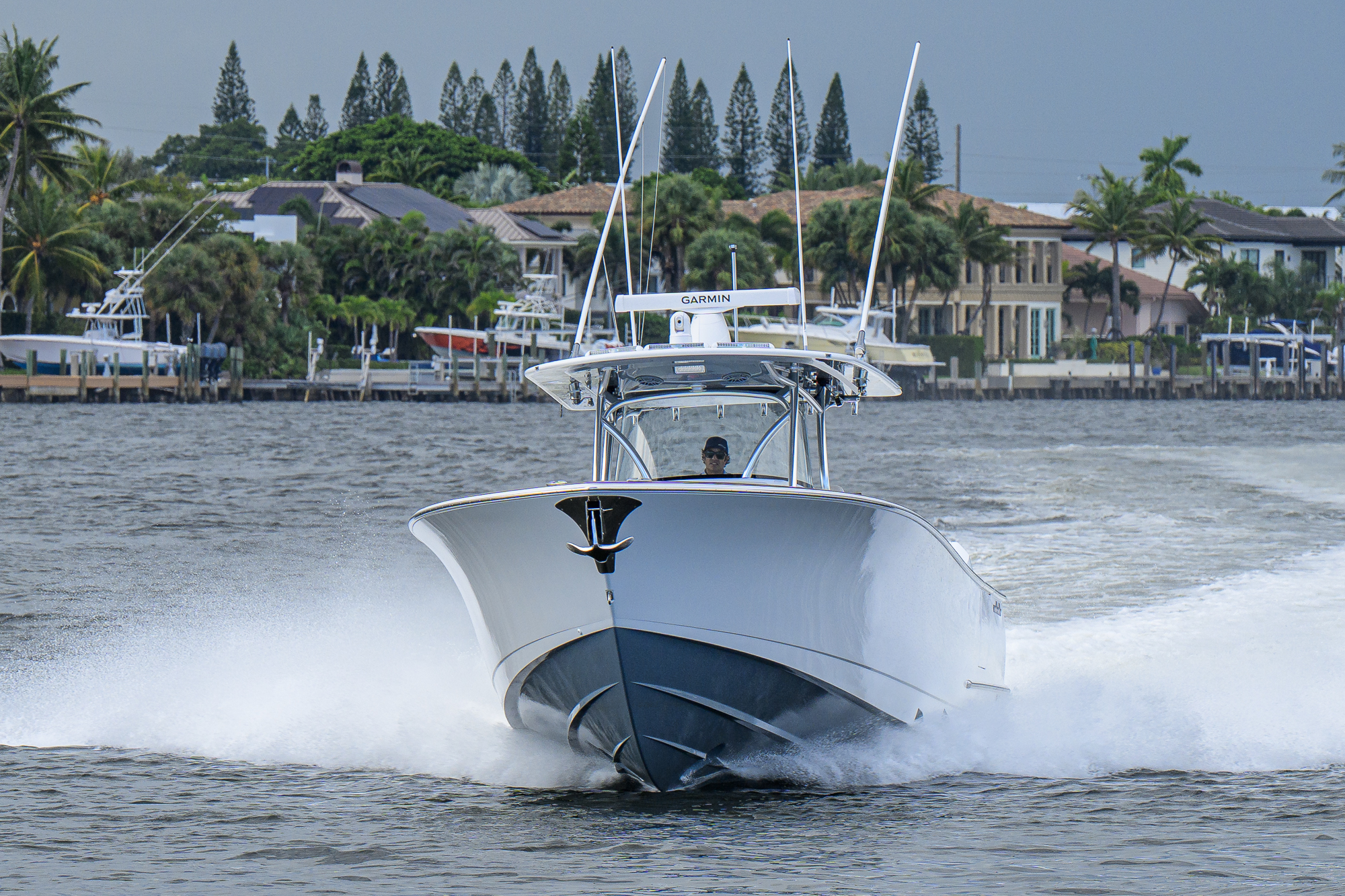 Overbooked yacht photo 22