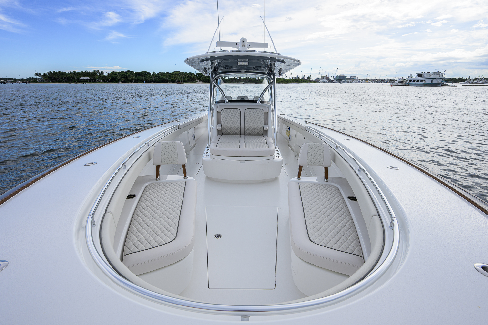 Overbooked yacht photo 44