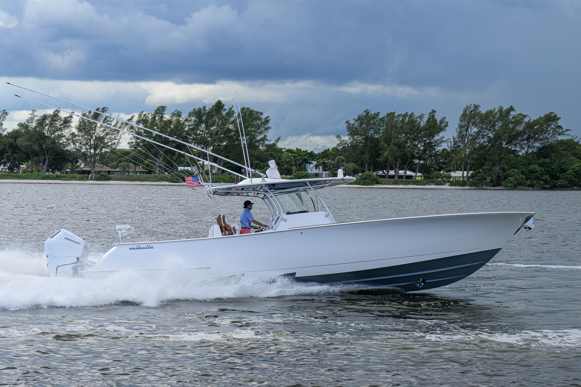 Overbooked yacht photo 18