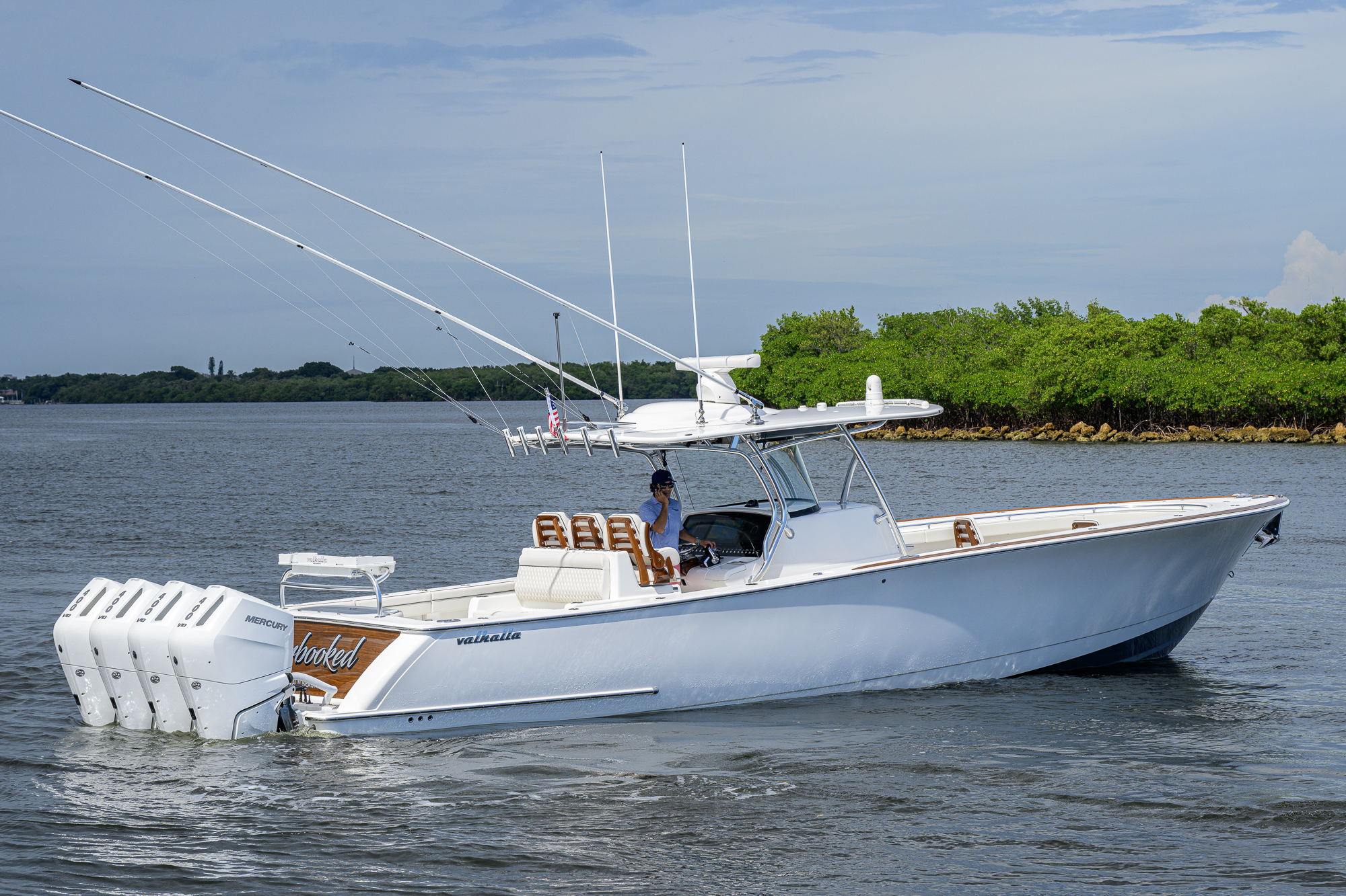 Overbooked yacht photo 14