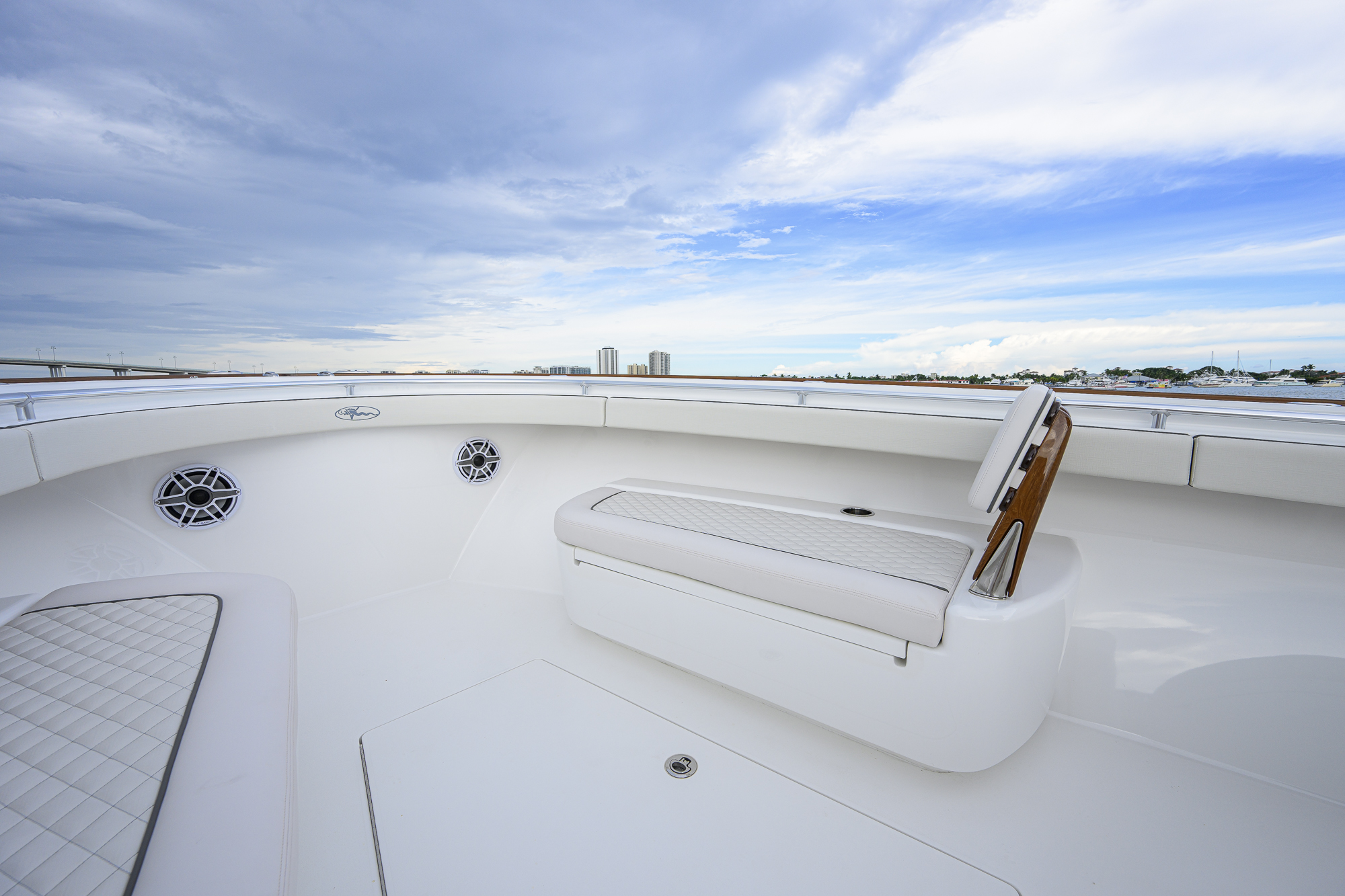 Overbooked yacht photo 40