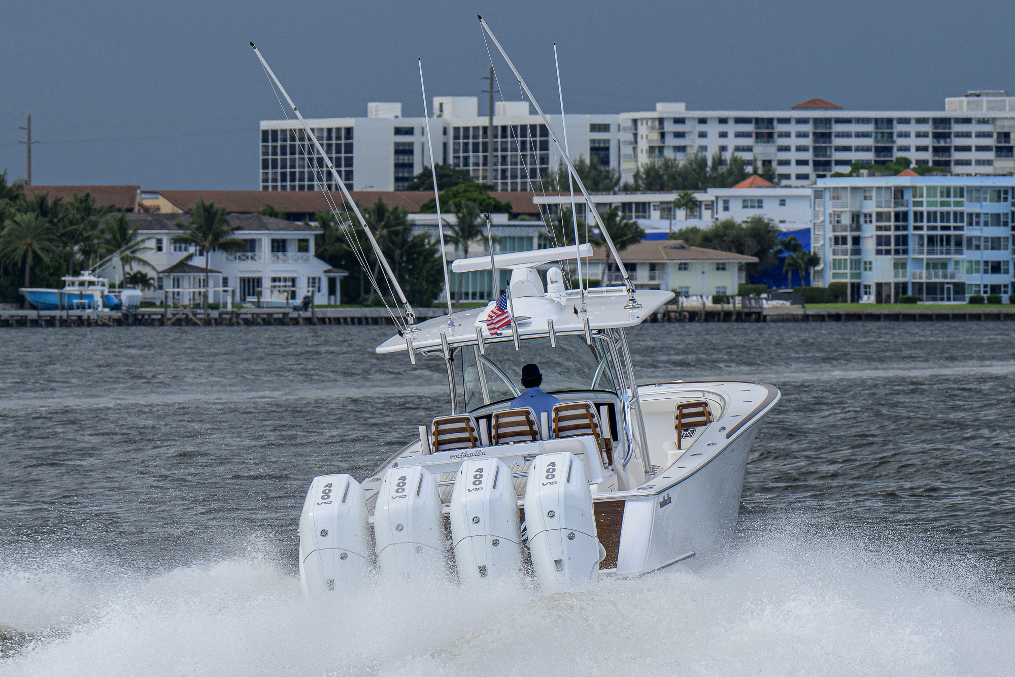 Overbooked yacht photo 20