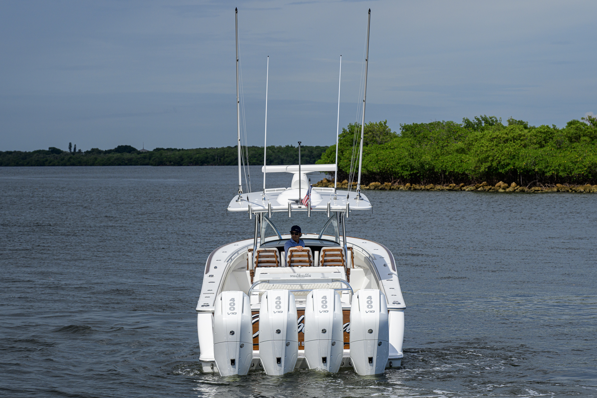 Overbooked yacht photo 12