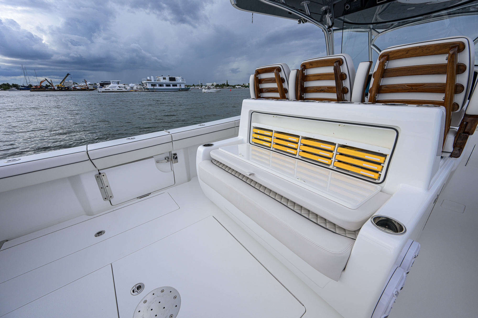 Overbooked yacht photo 60