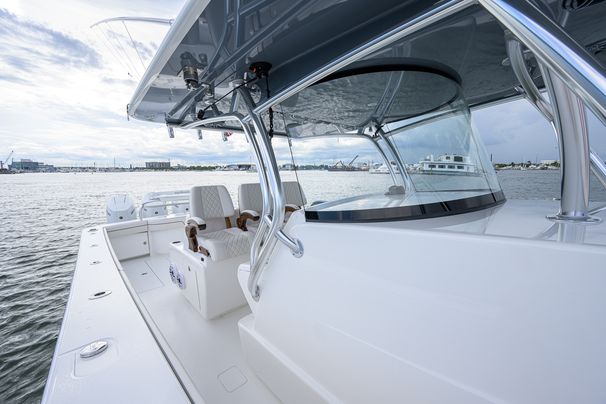Overbooked yacht photo 80