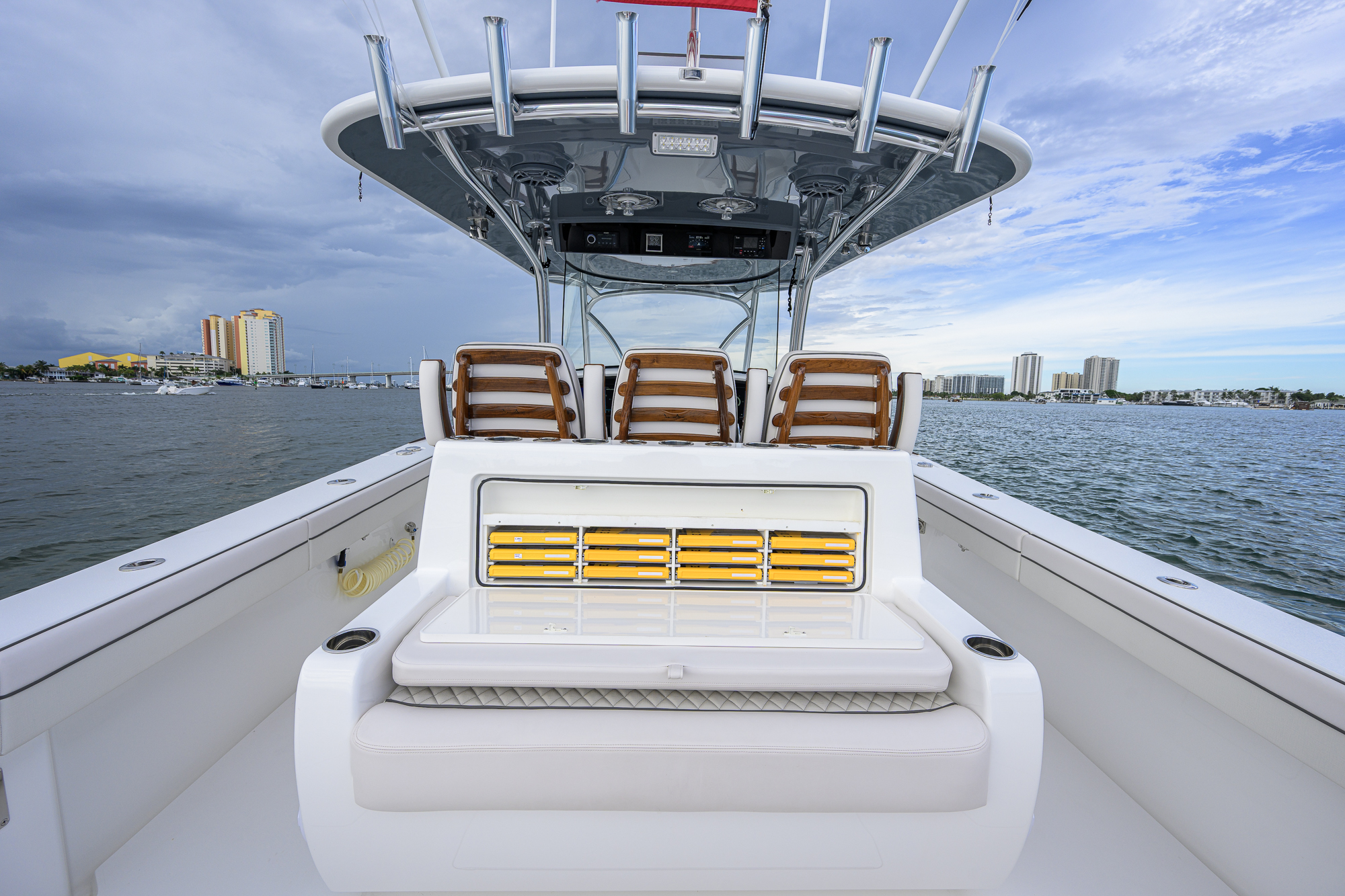 Overbooked yacht photo 61