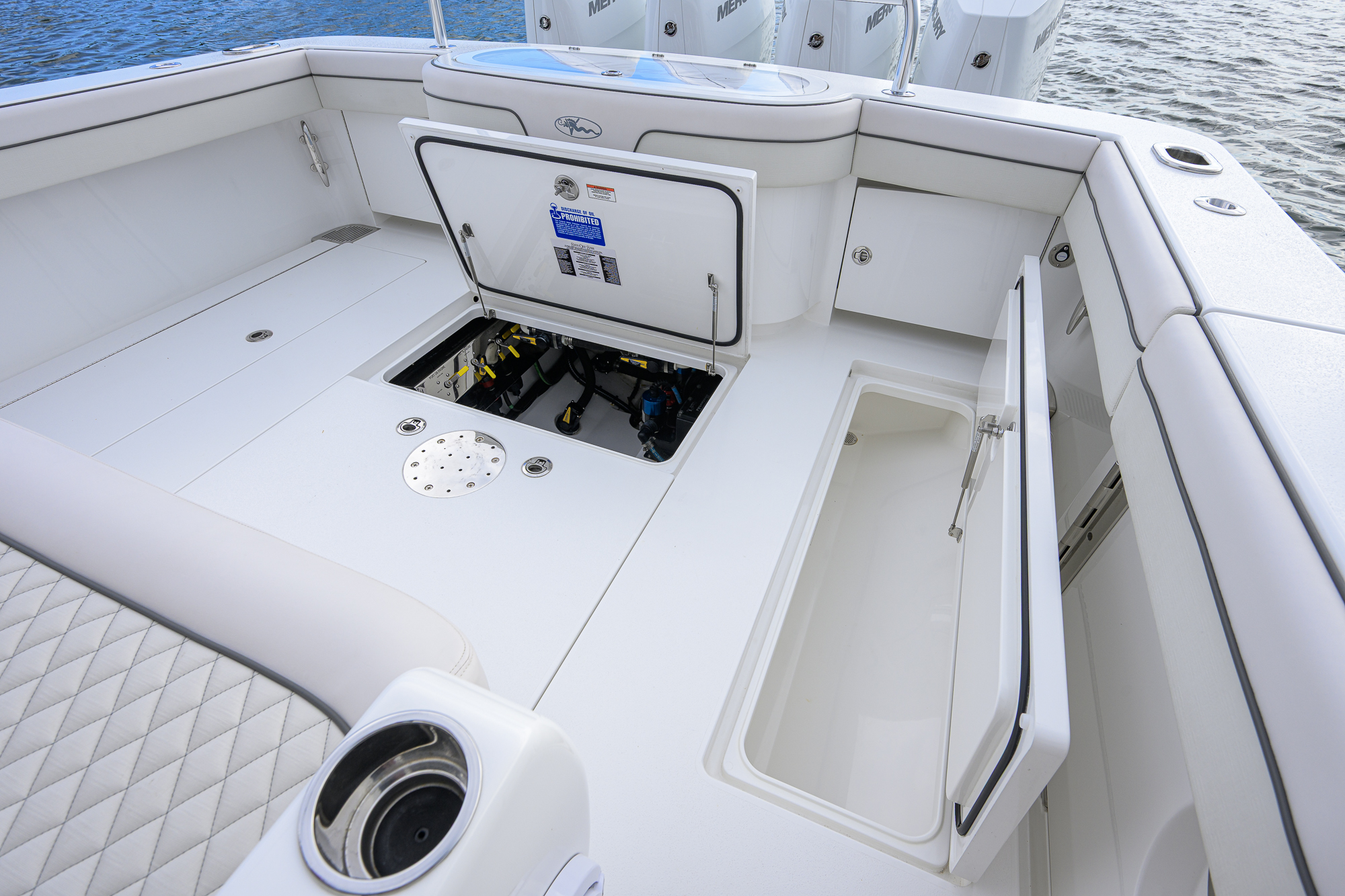 Overbooked yacht photo 64