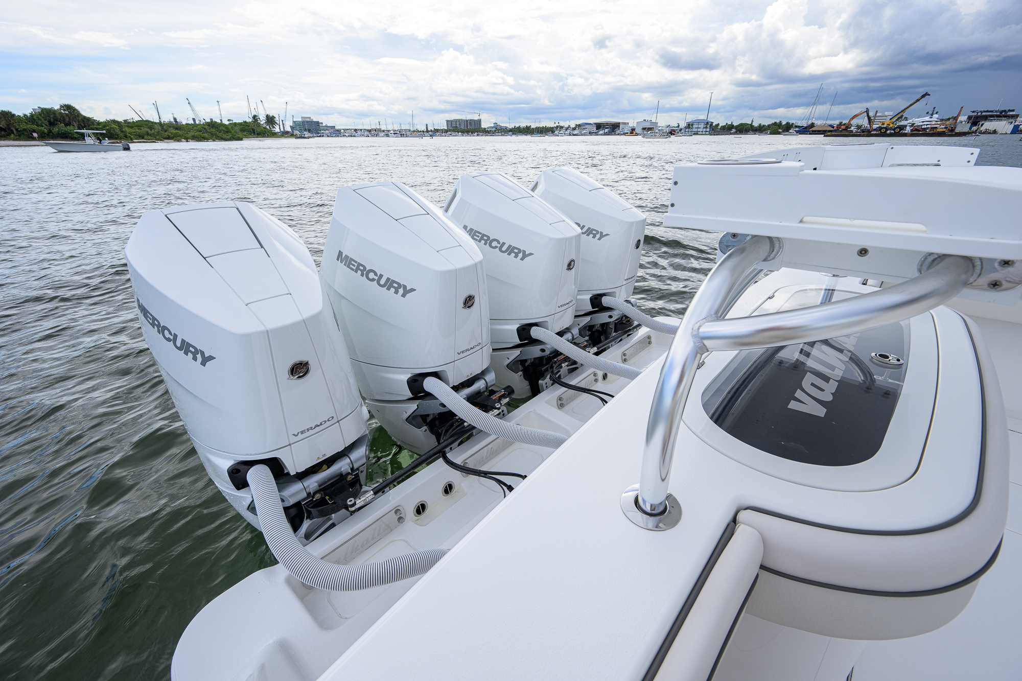 Overbooked yacht photo 73