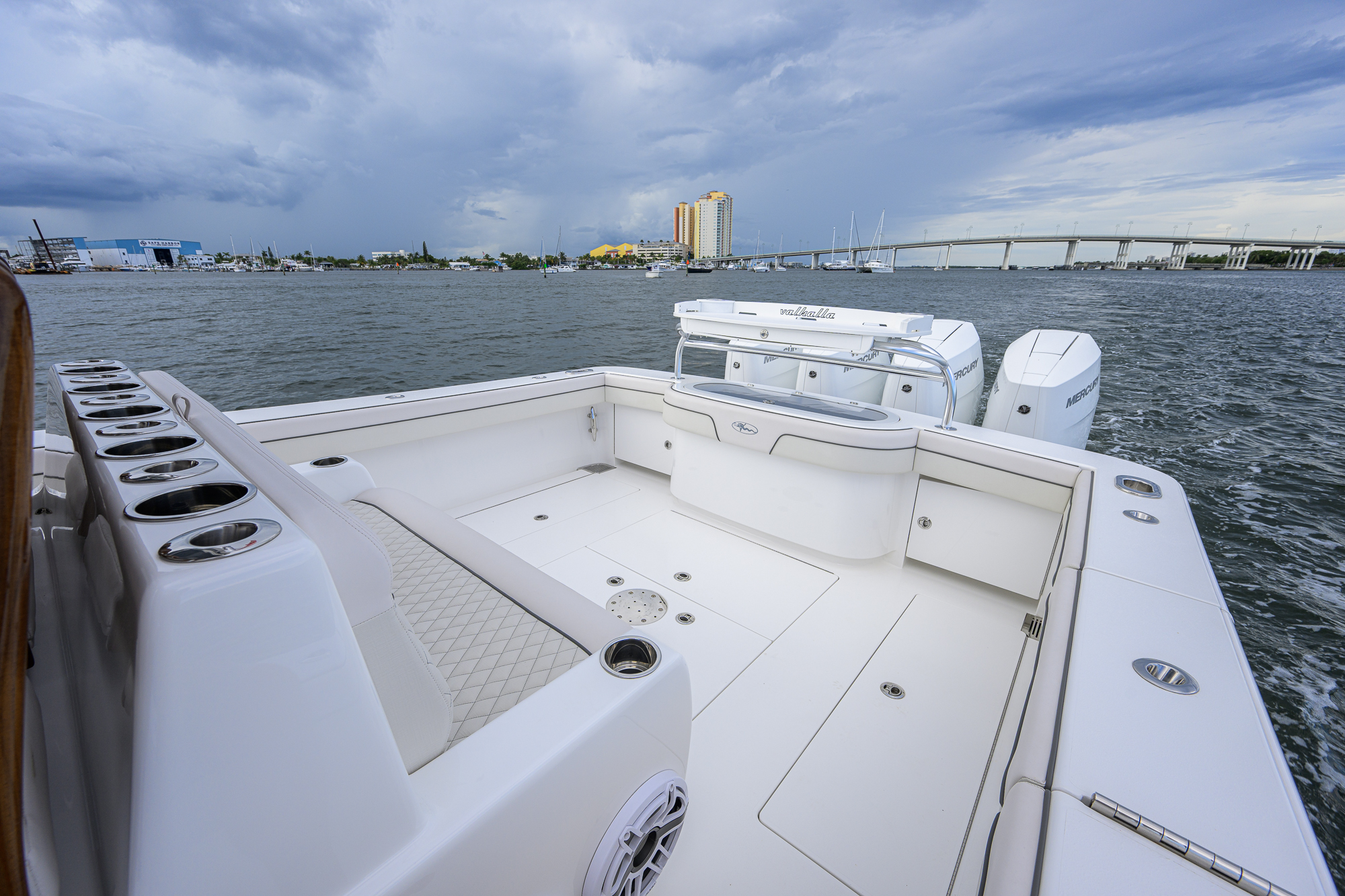 Overbooked yacht photo 51