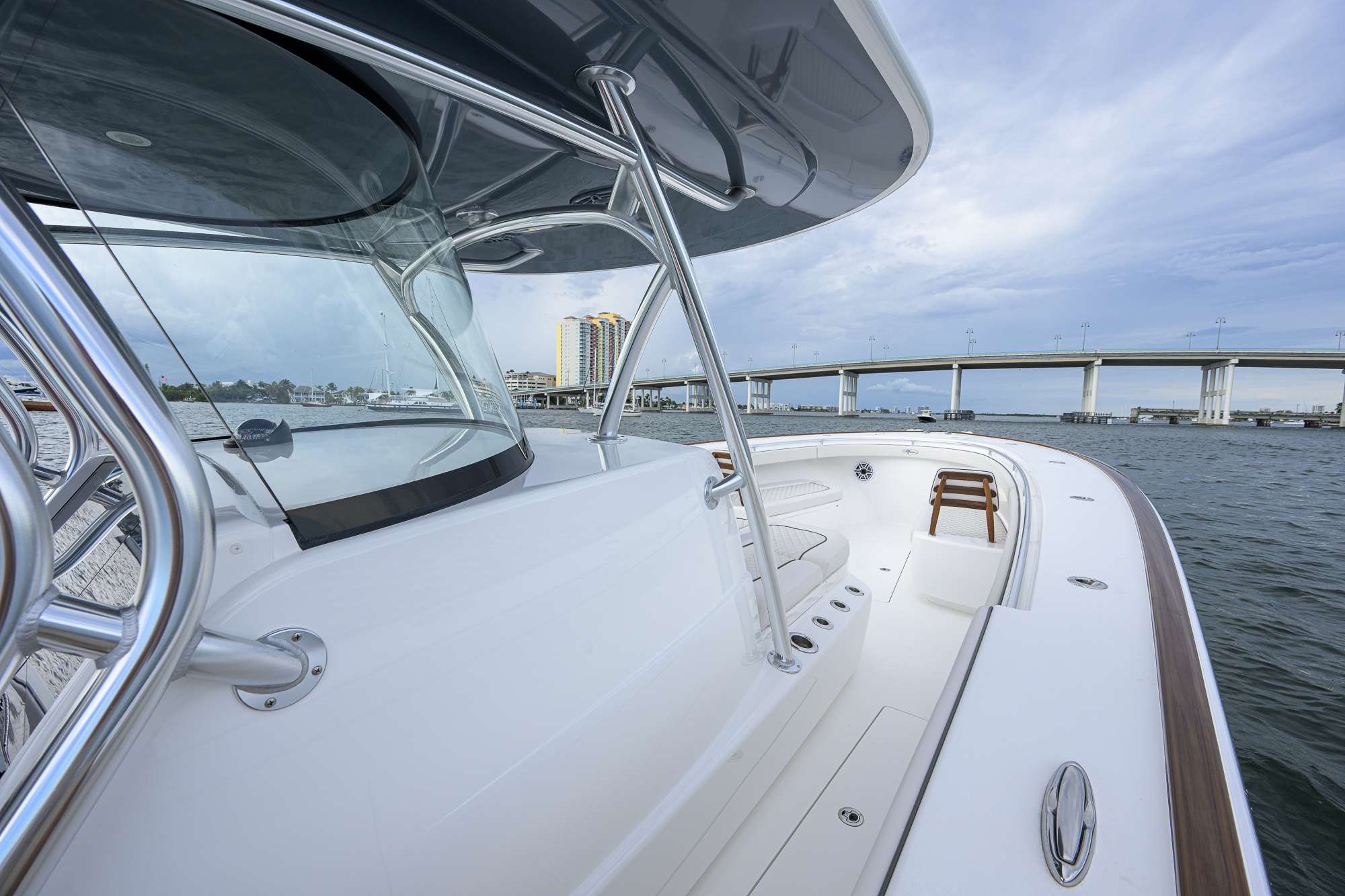 Overbooked yacht photo 50