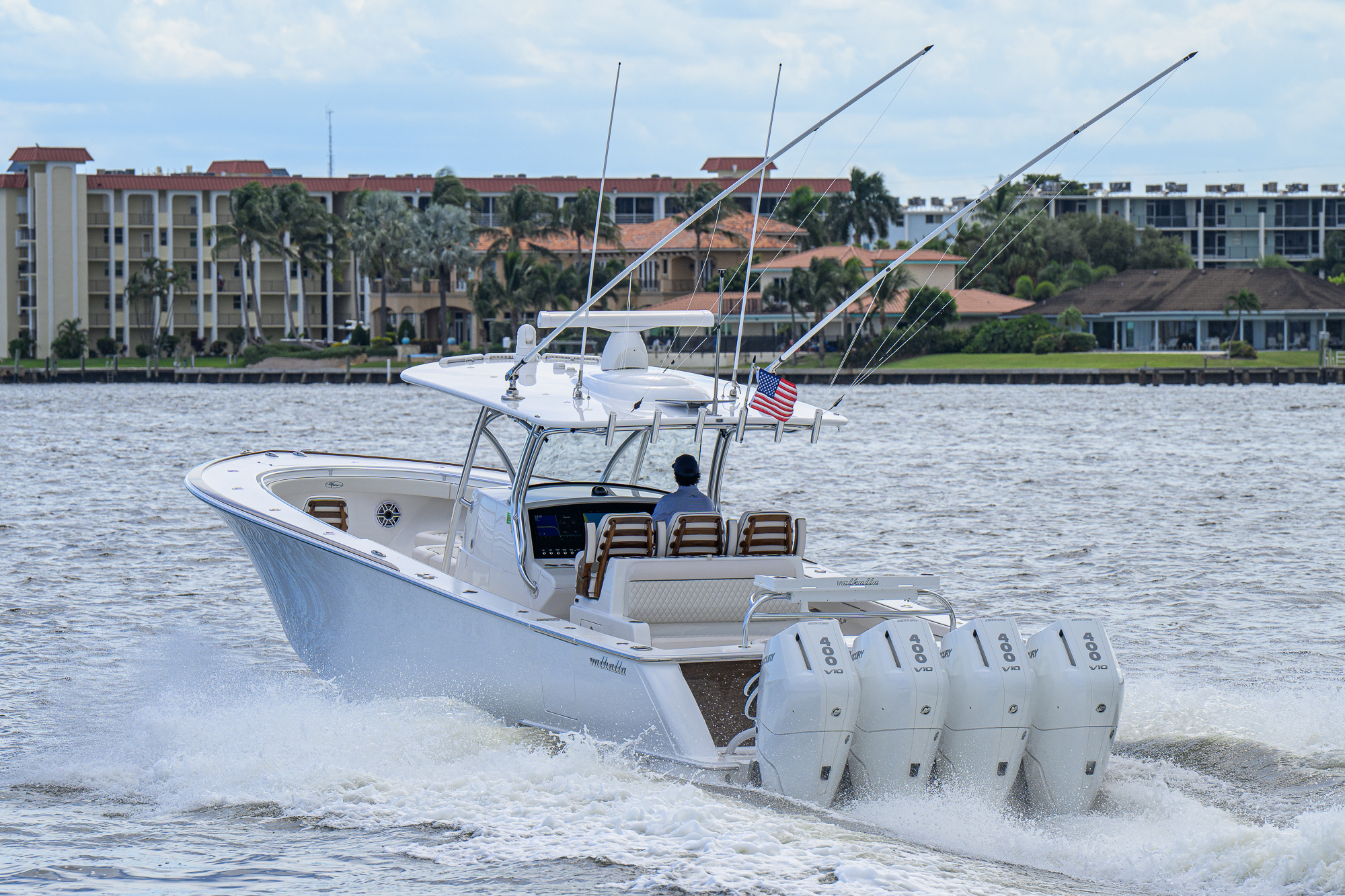 Overbooked yacht photo 28