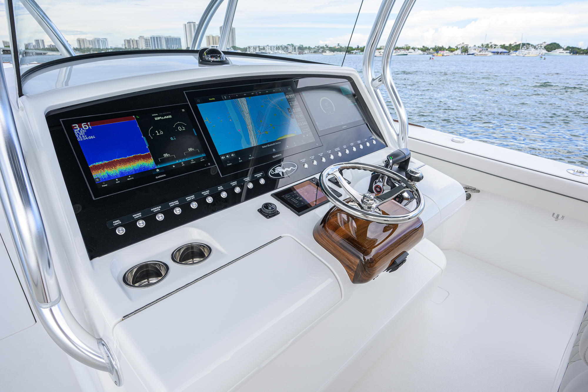 Overbooked yacht photo 75