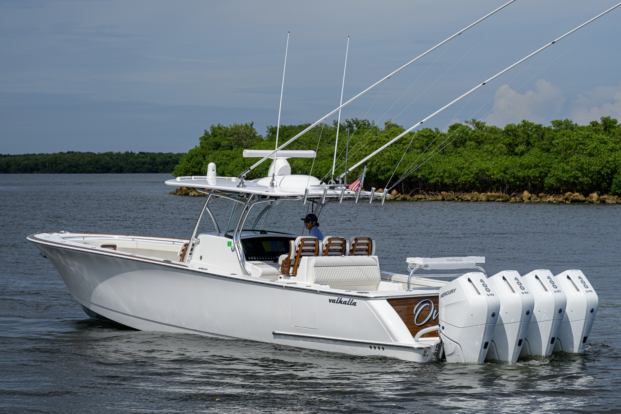 Overbooked yacht photo 11