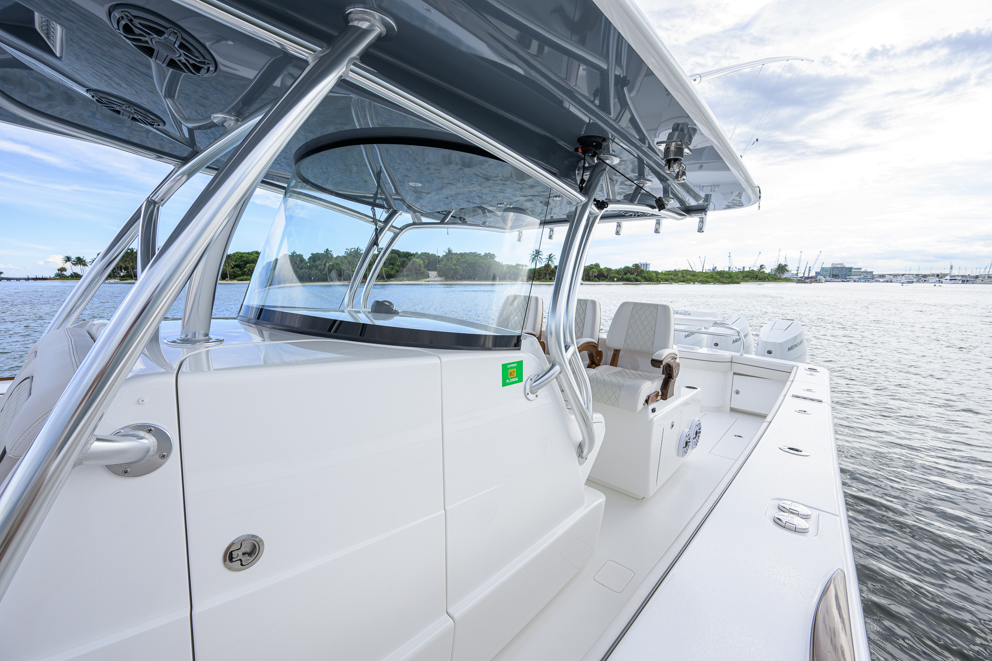 Overbooked yacht photo 83