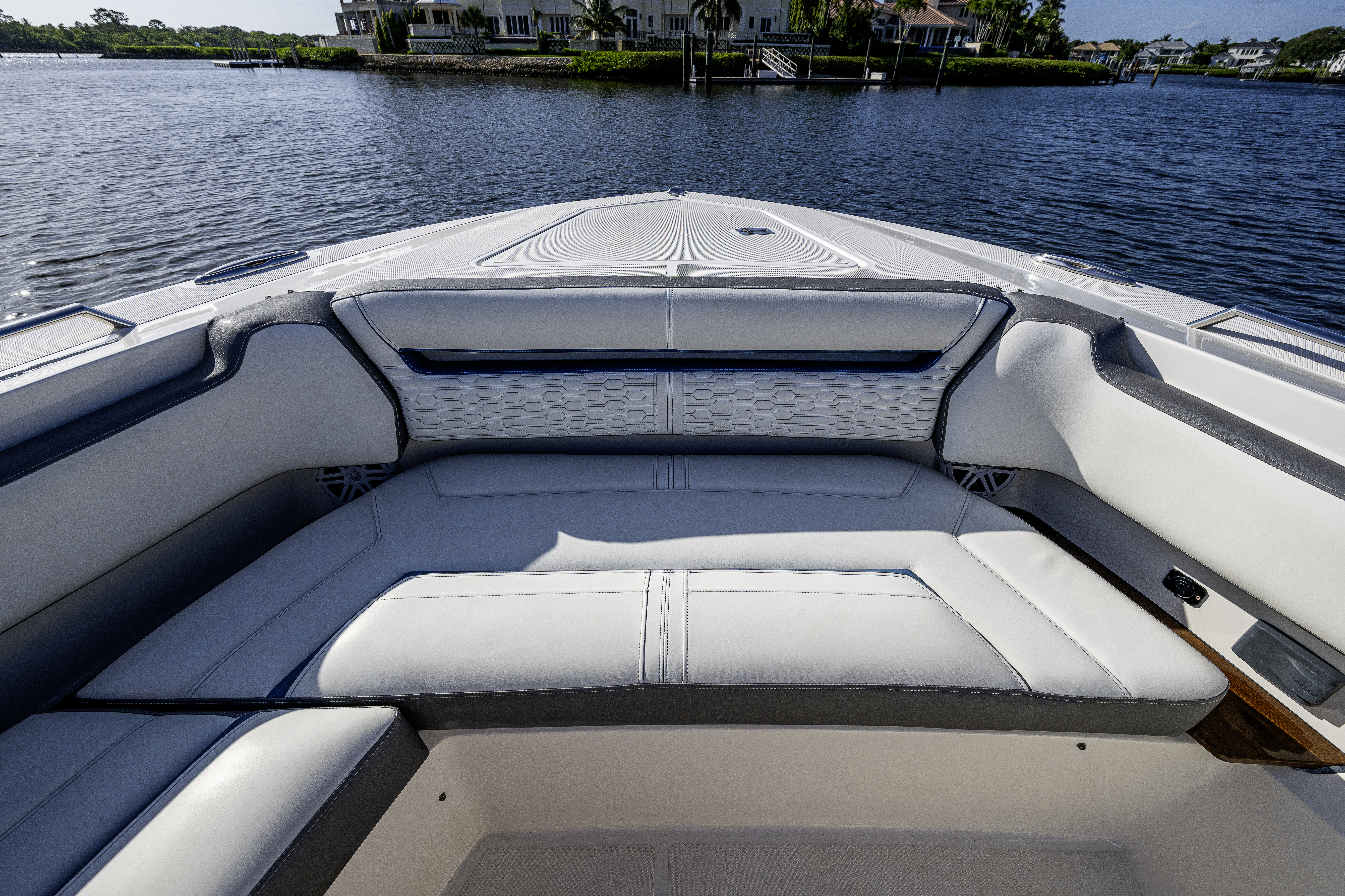 38 Tiara yacht photo 19
